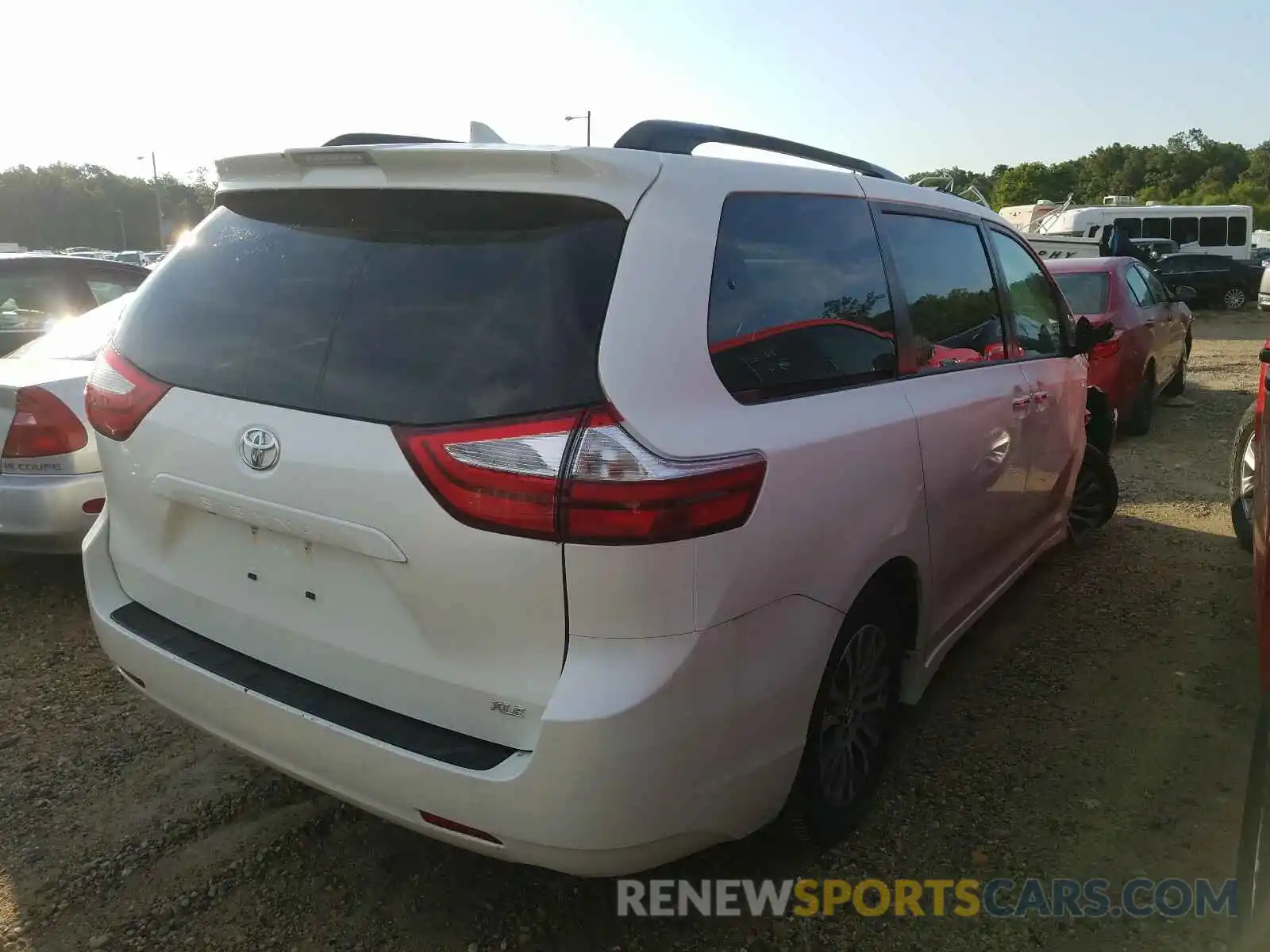 4 Фотография поврежденного автомобиля 5TDYZ3DCXKS978374 TOYOTA SIENNA 2019