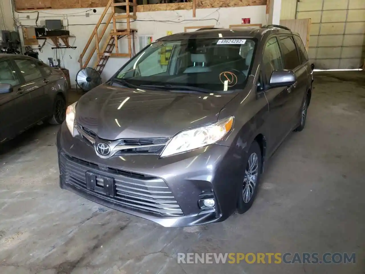 2 Фотография поврежденного автомобиля 5TDYZ3DCXKS978813 TOYOTA SIENNA 2019