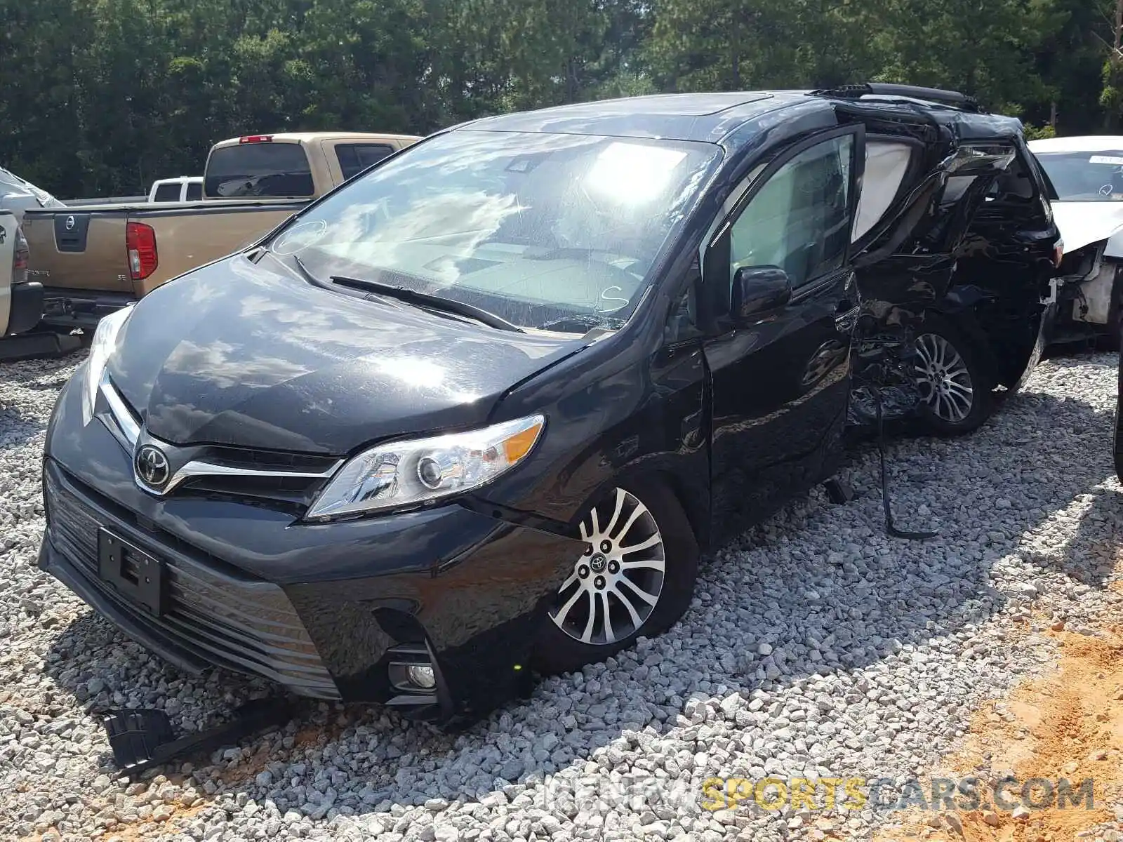 2 Фотография поврежденного автомобиля 5TDYZ3DCXKS979461 TOYOTA SIENNA 2019