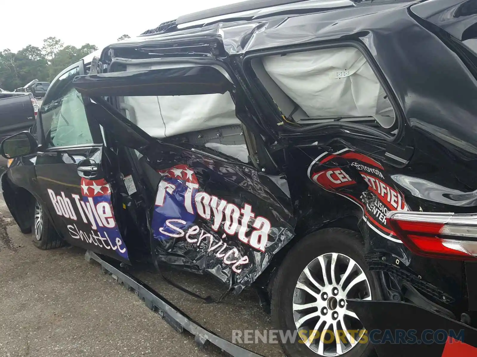 9 Photograph of a damaged car 5TDYZ3DCXKS979461 TOYOTA SIENNA 2019