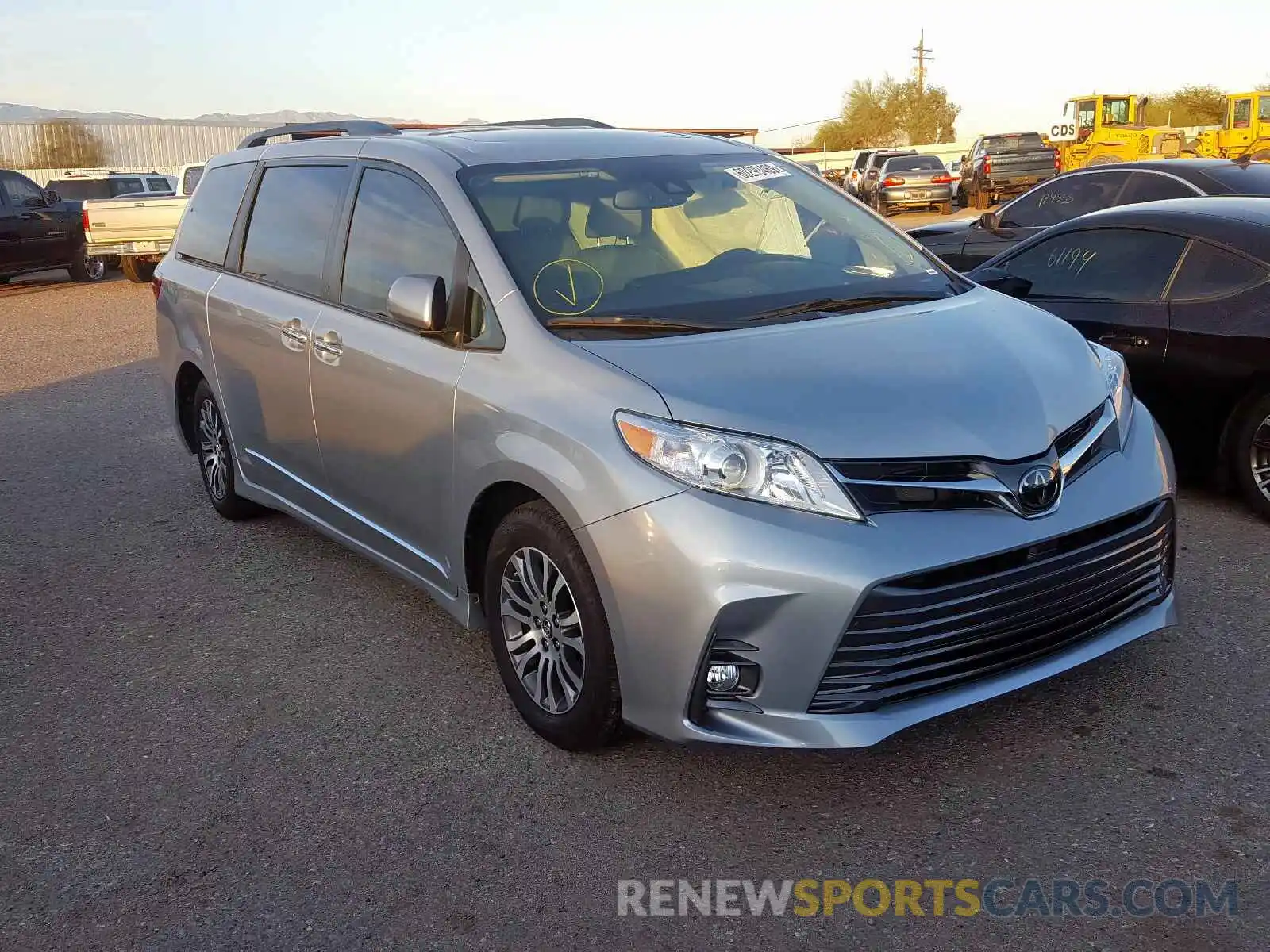 1 Фотография поврежденного автомобиля 5TDYZ3DCXKS979704 TOYOTA SIENNA 2019