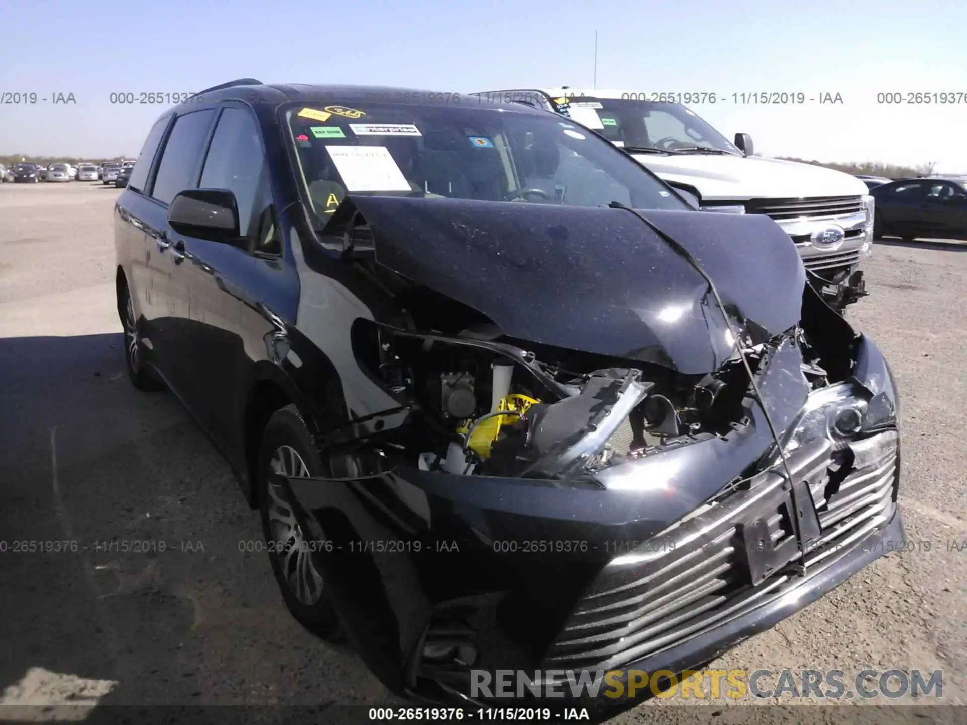 1 Photograph of a damaged car 5TDYZ3DCXKS980125 TOYOTA SIENNA 2019