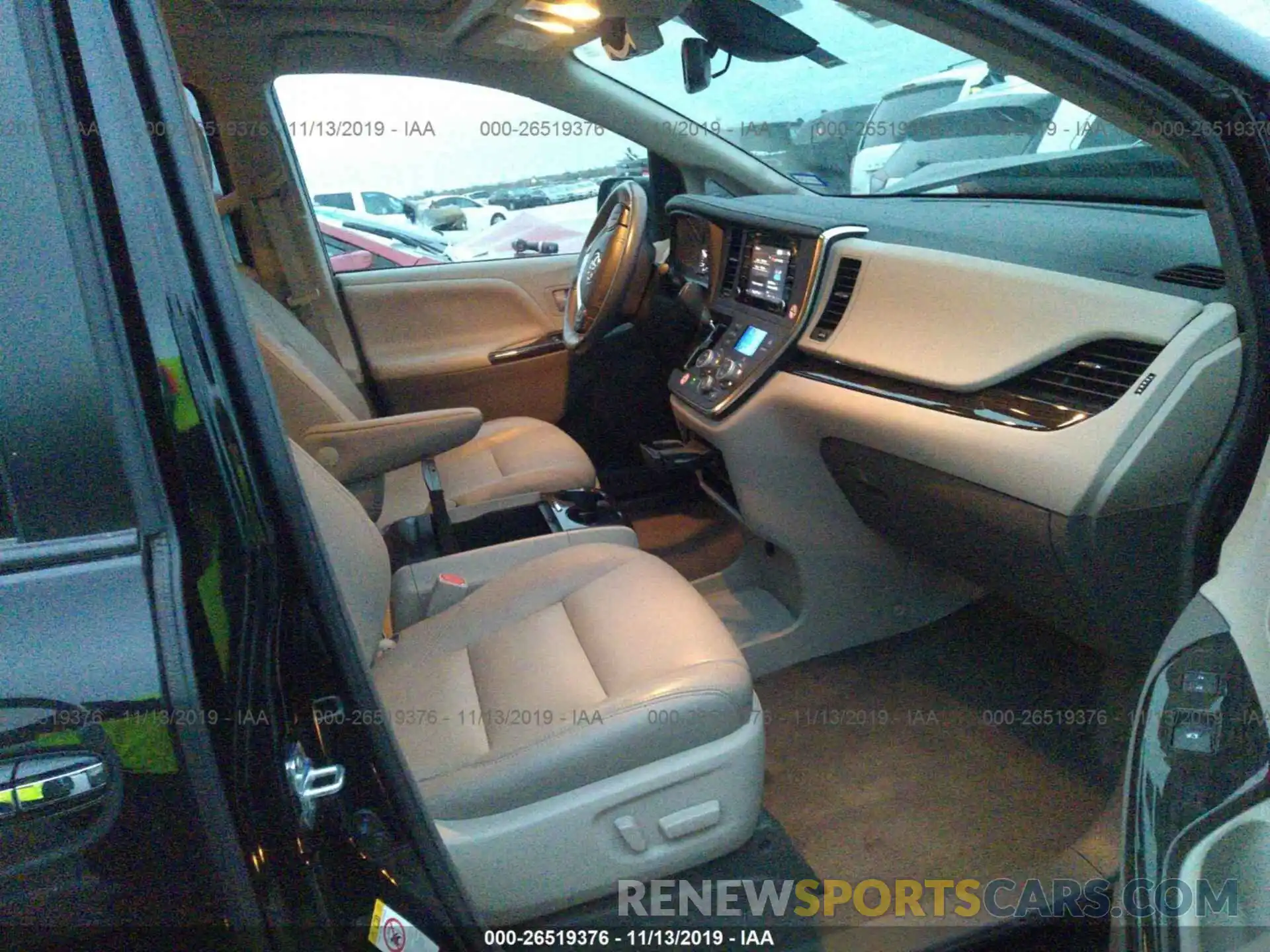 5 Photograph of a damaged car 5TDYZ3DCXKS980125 TOYOTA SIENNA 2019