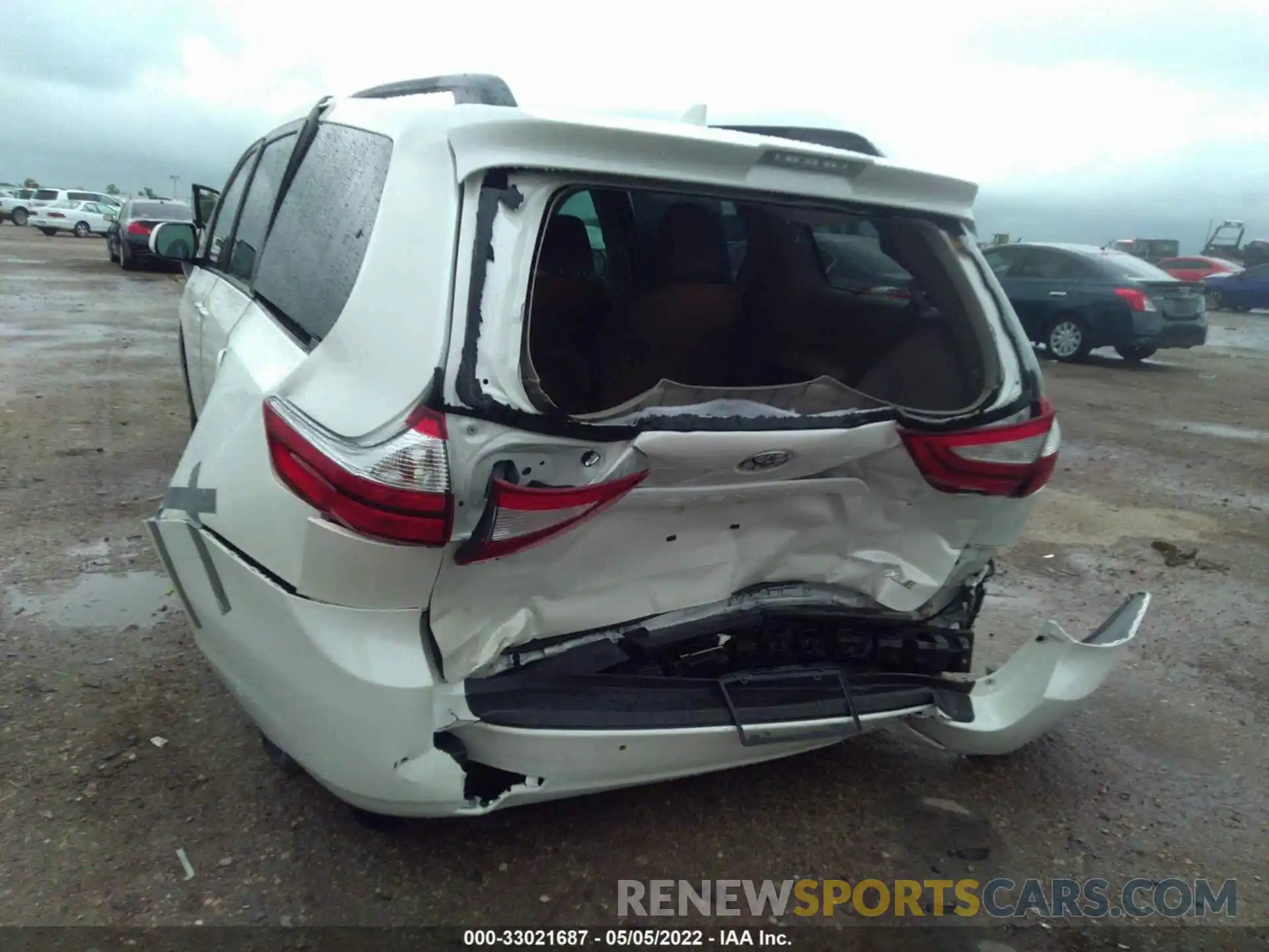 6 Photograph of a damaged car 5TDYZ3DCXKS981775 TOYOTA SIENNA 2019