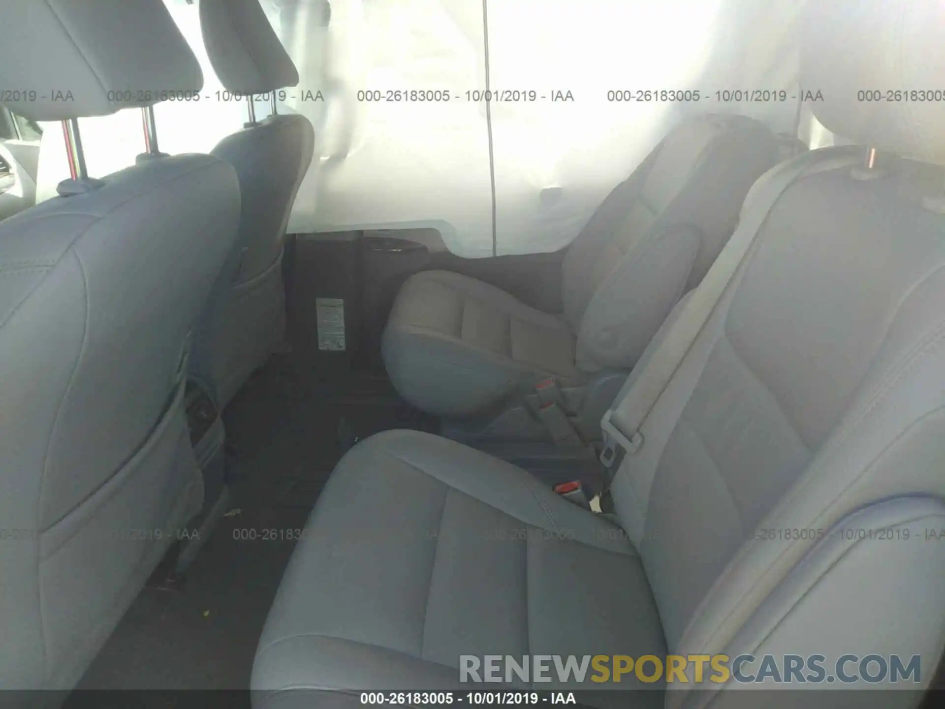 8 Фотография поврежденного автомобиля 5TDYZ3DCXKS984675 TOYOTA SIENNA 2019