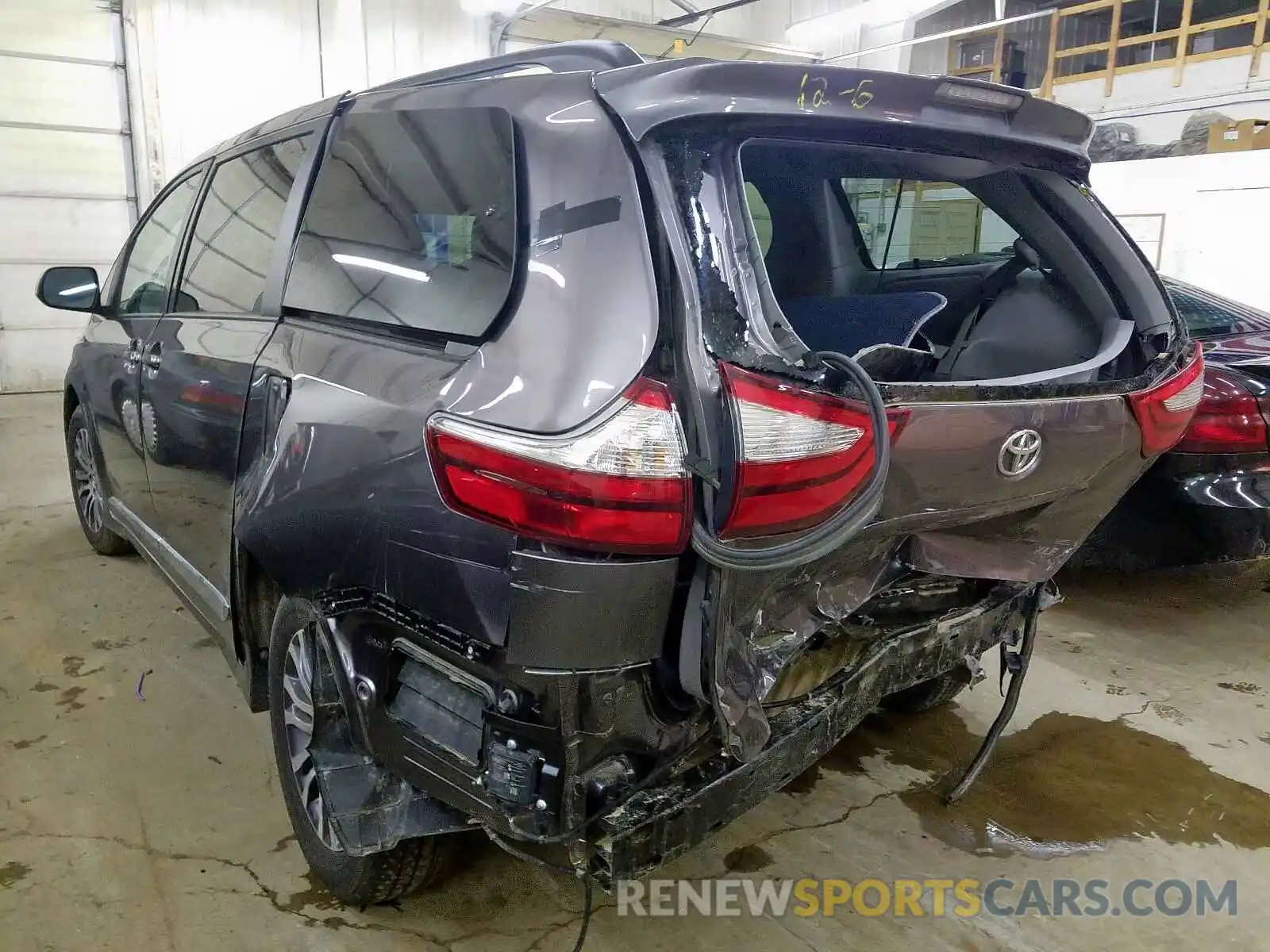 3 Photograph of a damaged car 5TDYZ3DCXKS991819 TOYOTA SIENNA 2019