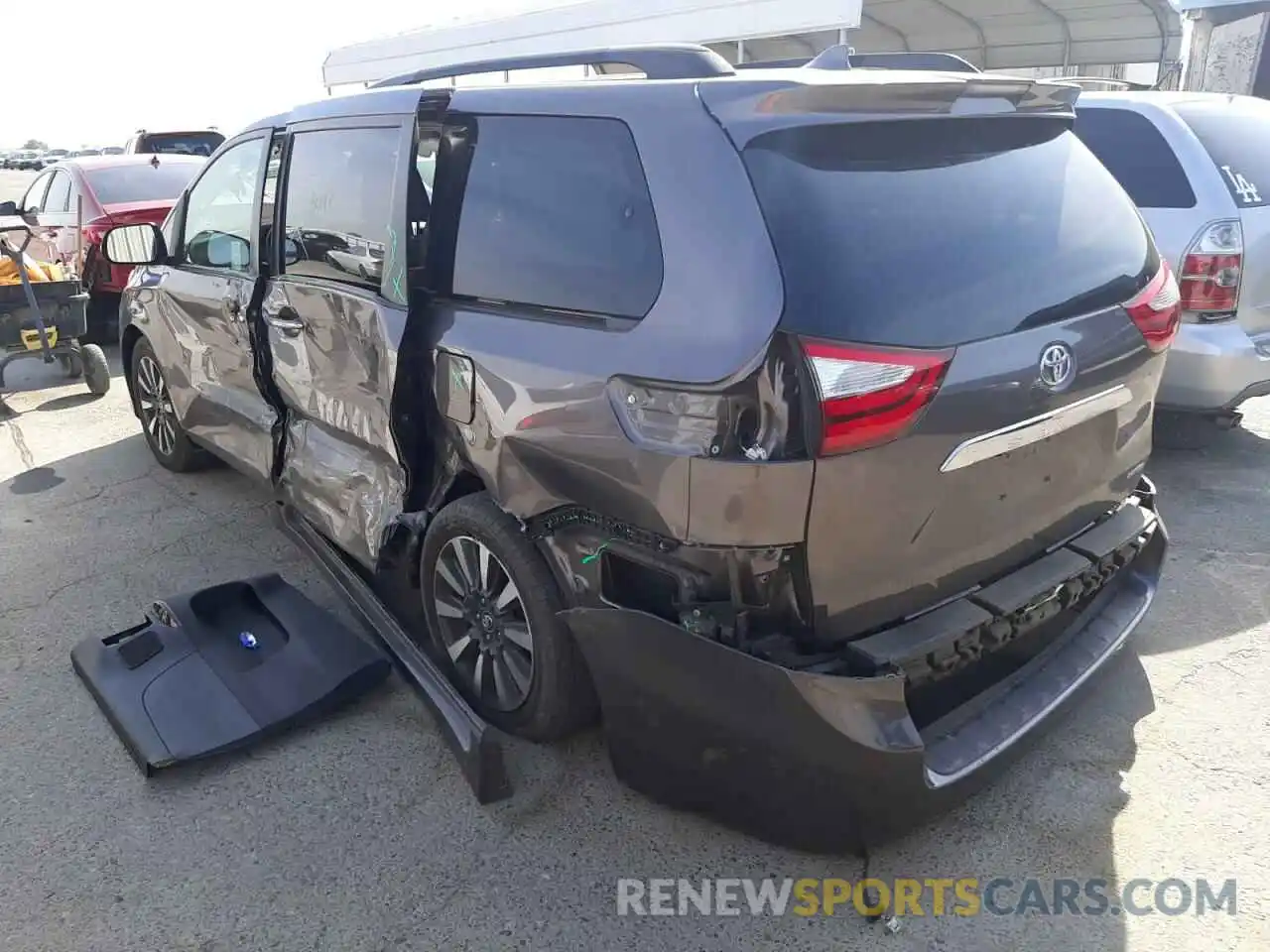 3 Photograph of a damaged car 5TDYZ3DCXKS993179 TOYOTA SIENNA 2019