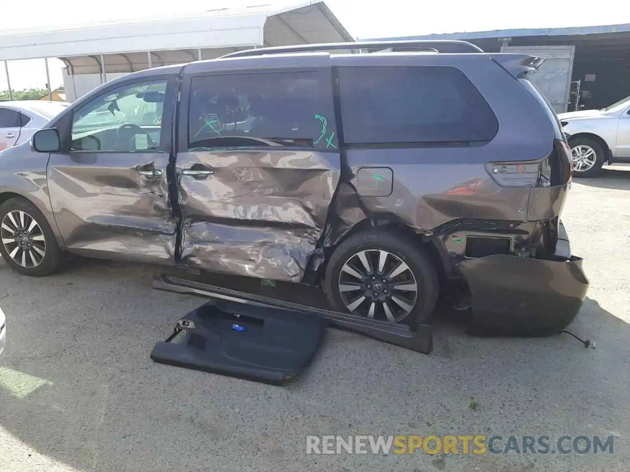 9 Photograph of a damaged car 5TDYZ3DCXKS993179 TOYOTA SIENNA 2019