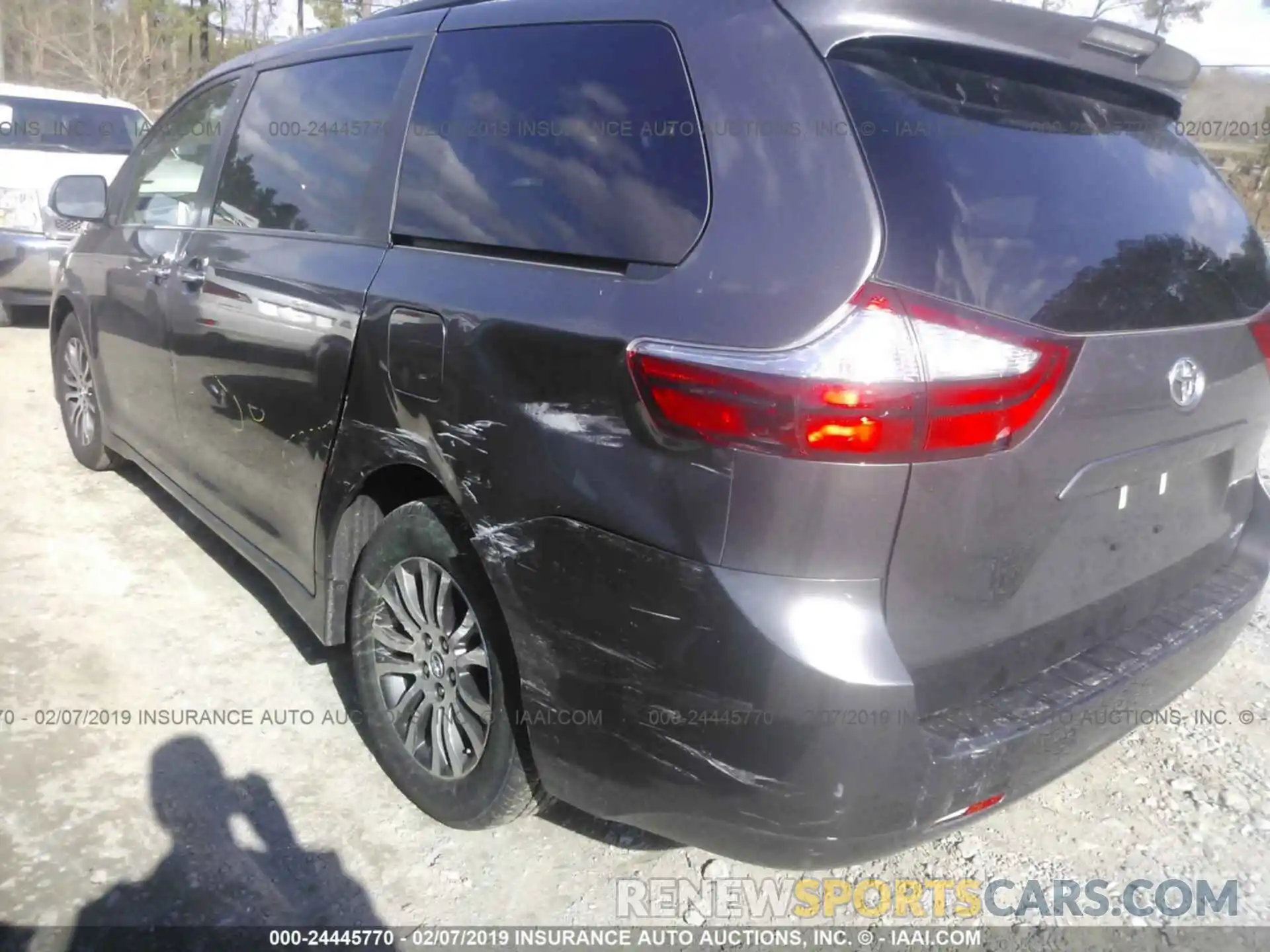 6 Фотография поврежденного автомобиля 5TDYZ3DCXKS996471 TOYOTA SIENNA 2019