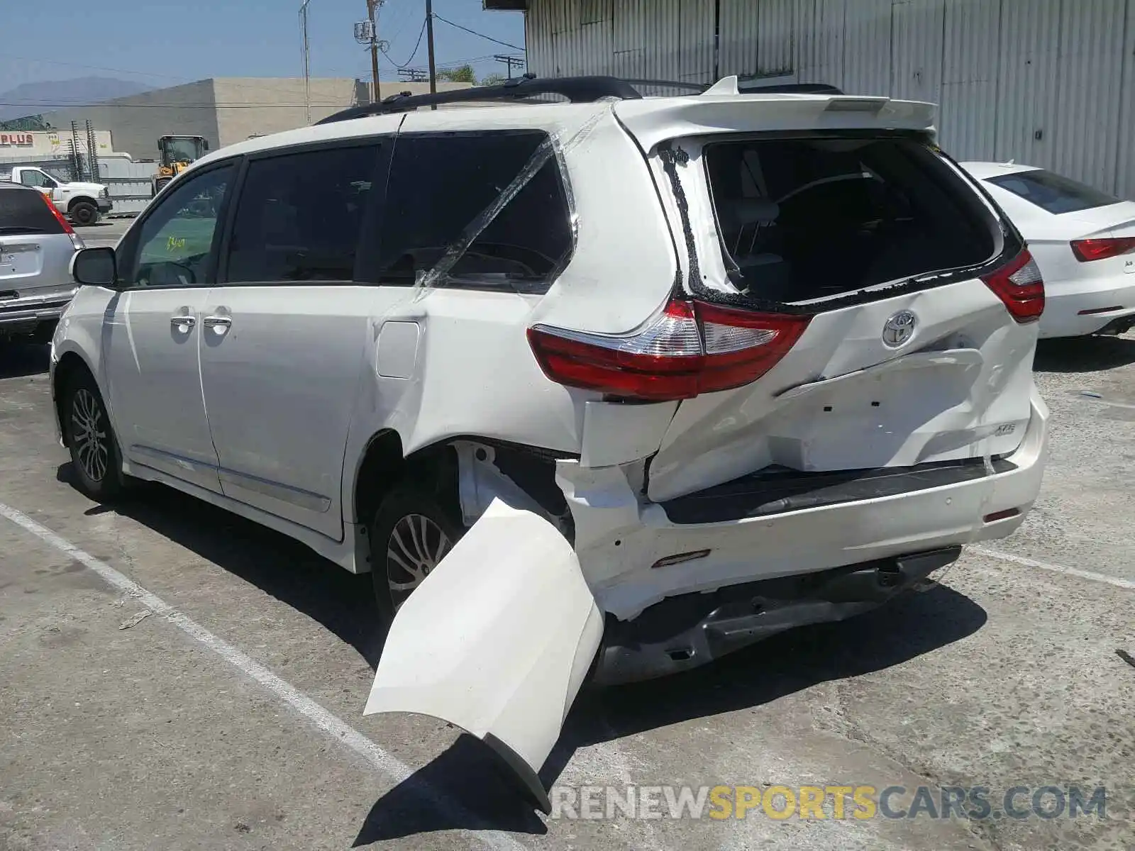 3 Photograph of a damaged car 5TDYZ3DCXKS997376 TOYOTA SIENNA 2019