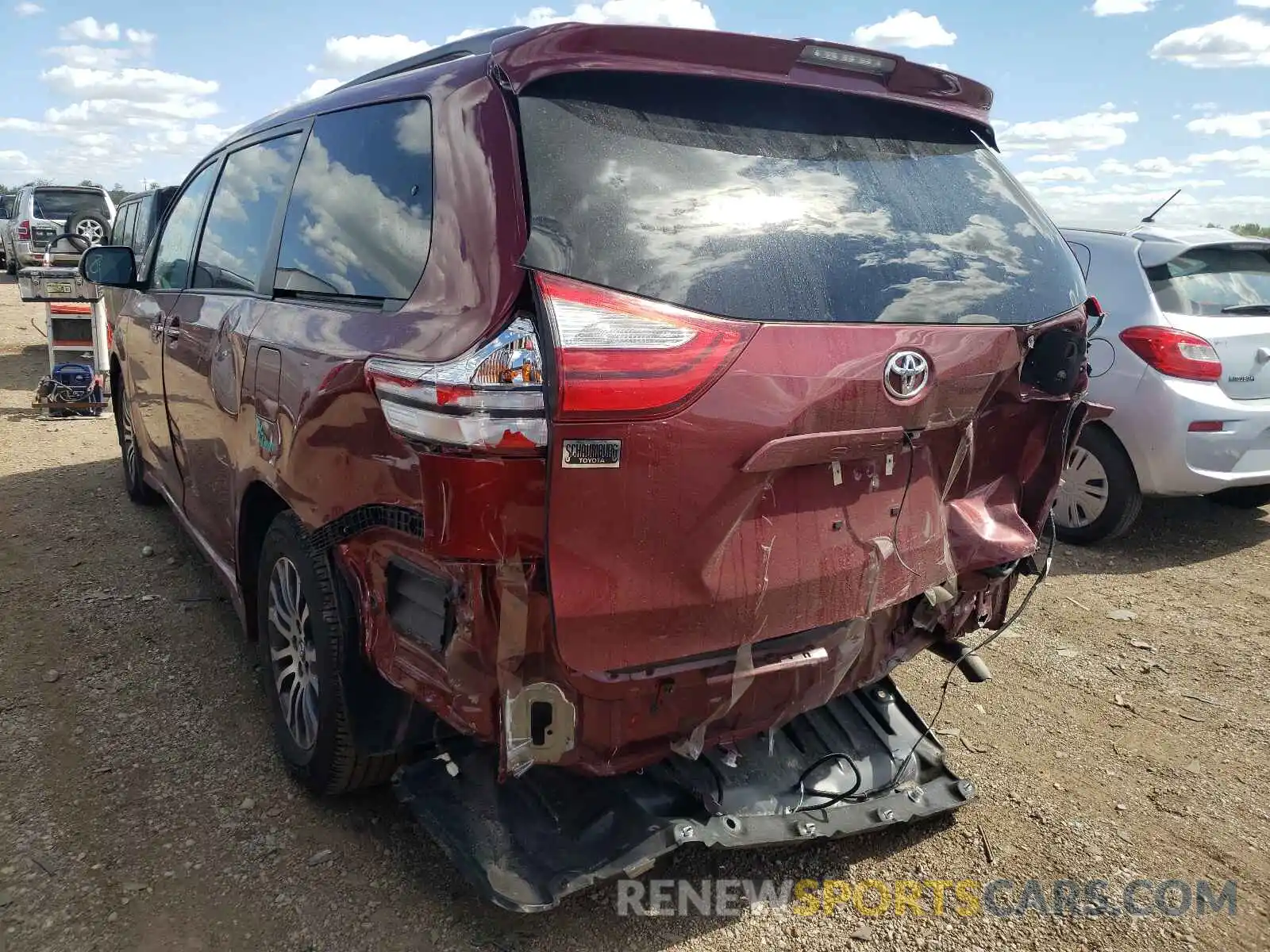 3 Photograph of a damaged car 5TDYZ3DCXKS999080 TOYOTA SIENNA 2019