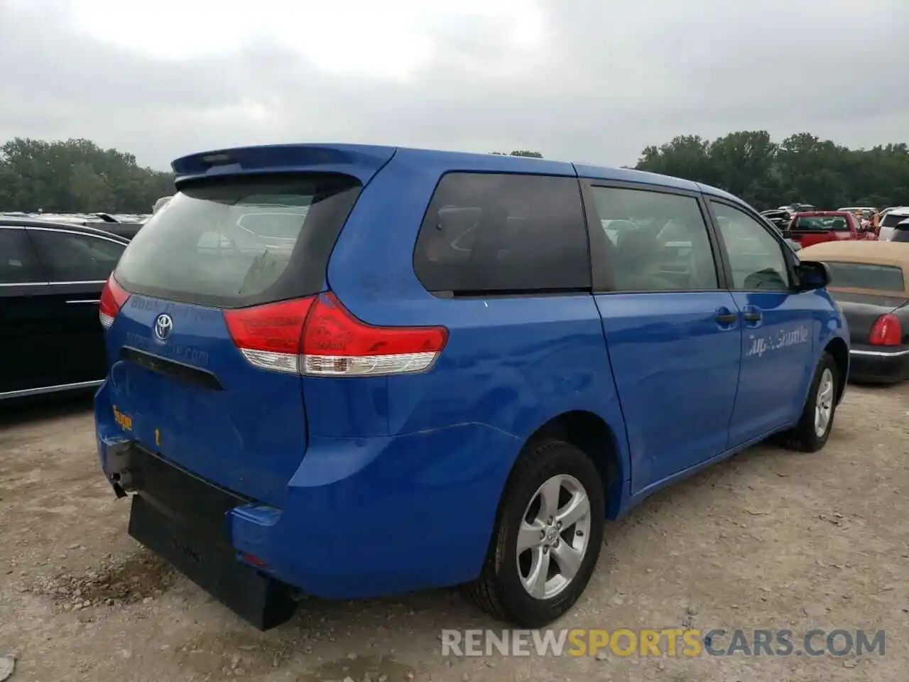 4 Photograph of a damaged car 5TDZK3DC9ES513159 TOYOTA SIENNA 2019