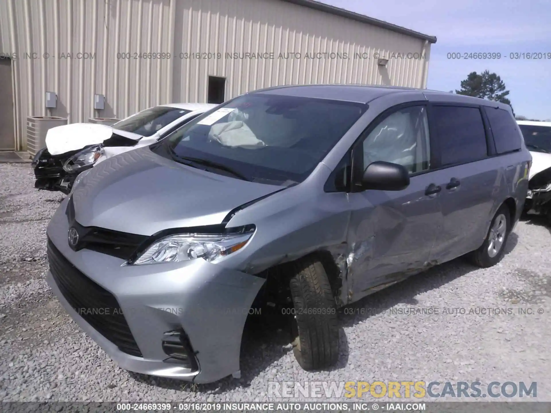 2 Photograph of a damaged car 5TDZZ3DC0KS002043 TOYOTA SIENNA 2019