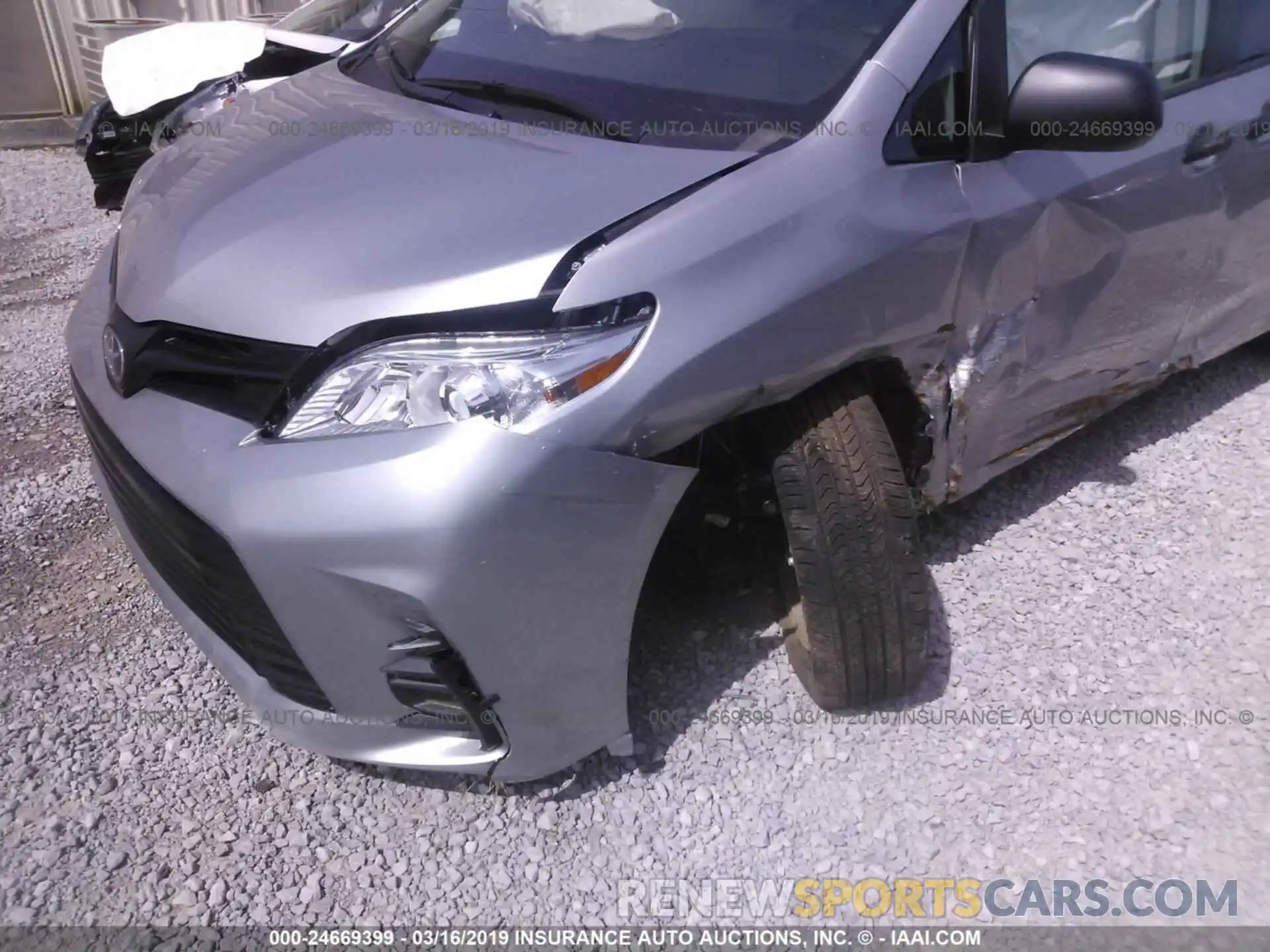 6 Photograph of a damaged car 5TDZZ3DC0KS002043 TOYOTA SIENNA 2019