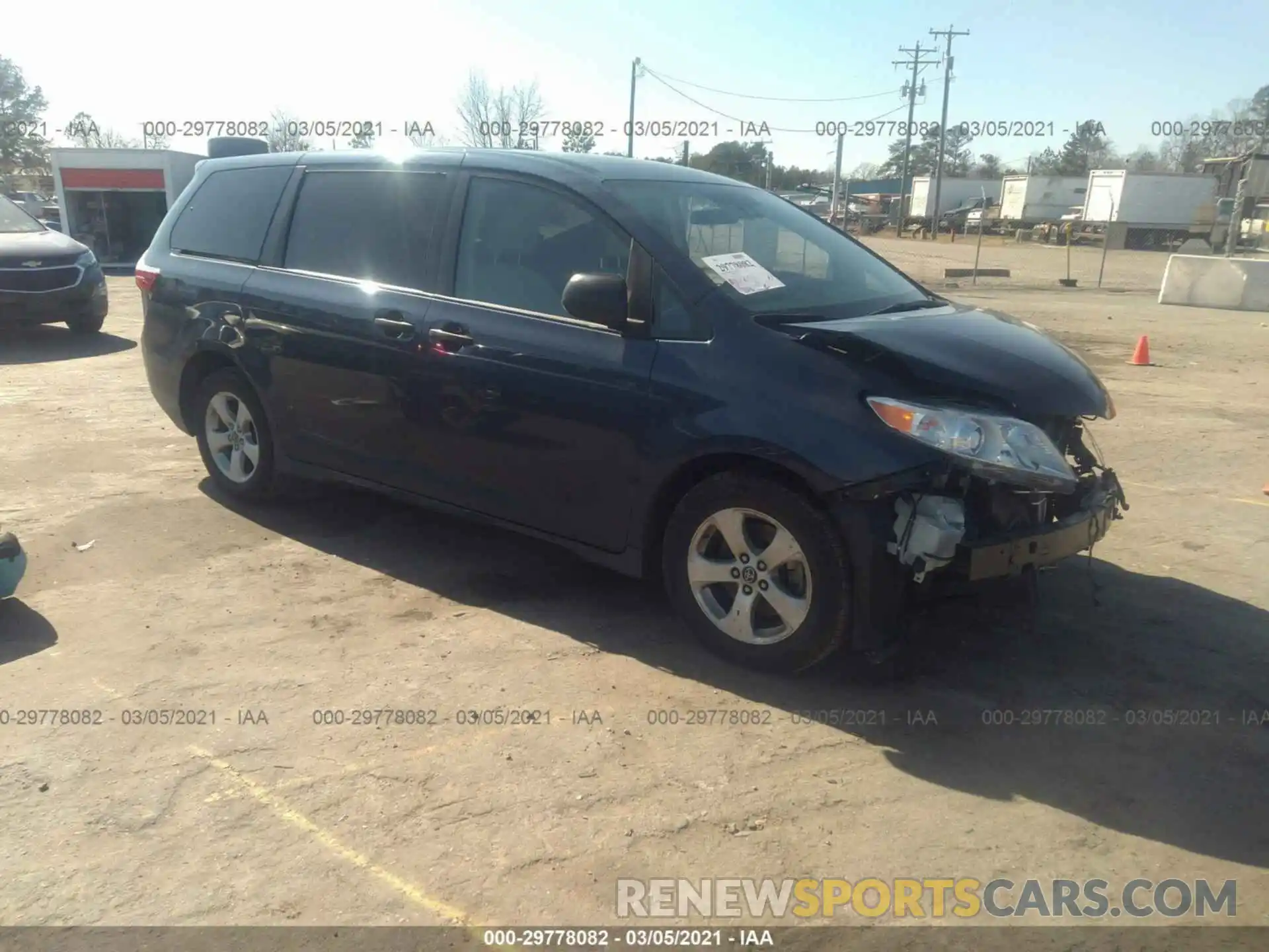 1 Photograph of a damaged car 5TDZZ3DC0KS004228 TOYOTA SIENNA 2019