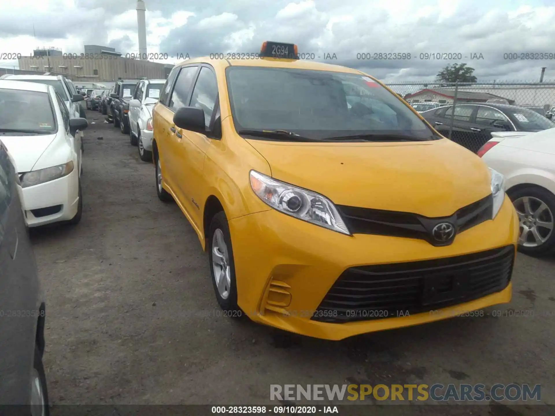 1 Photograph of a damaged car 5TDZZ3DC0KS018176 TOYOTA SIENNA 2019