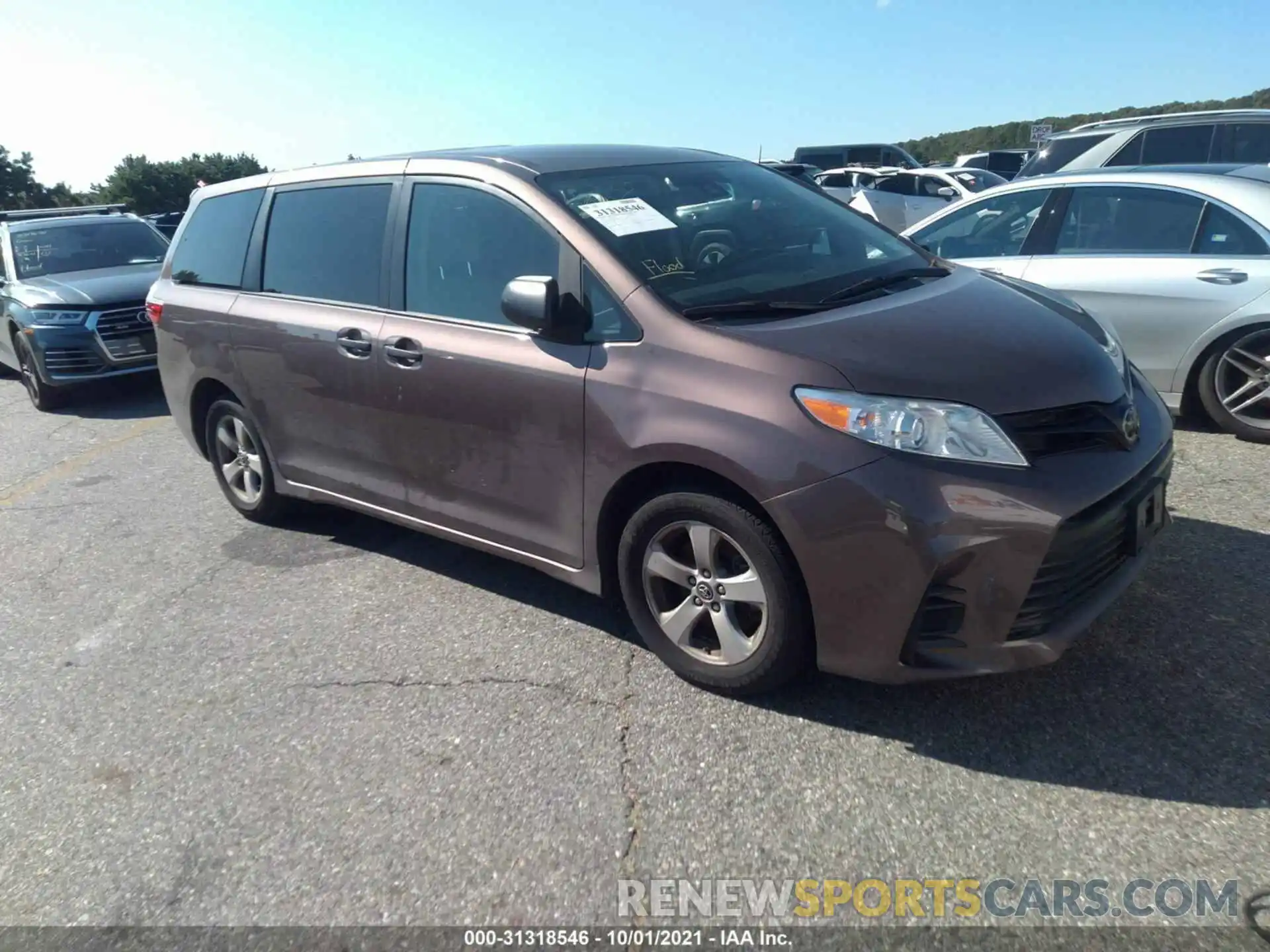 1 Photograph of a damaged car 5TDZZ3DC0KS018341 TOYOTA SIENNA 2019