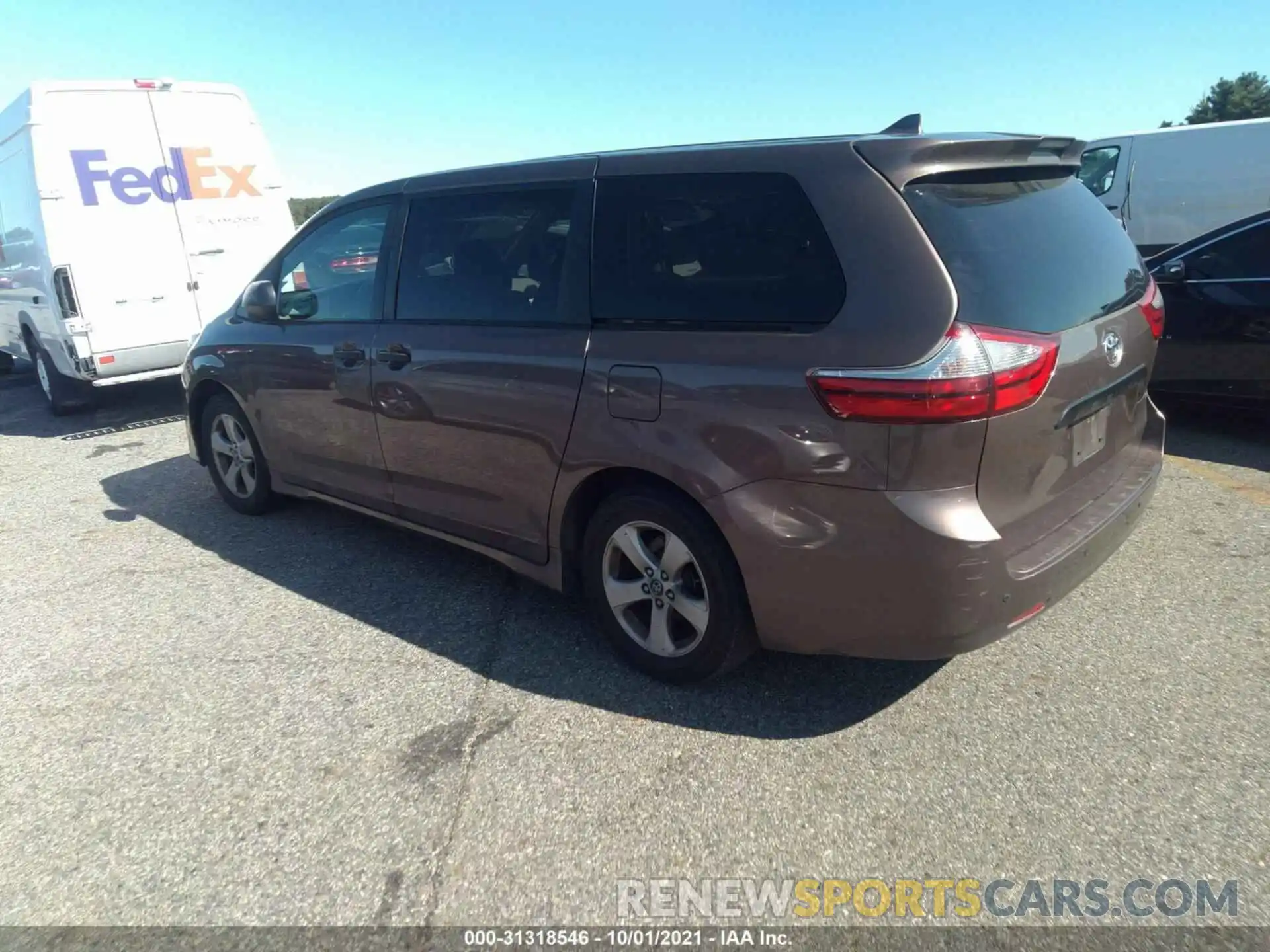 3 Фотография поврежденного автомобиля 5TDZZ3DC0KS018341 TOYOTA SIENNA 2019