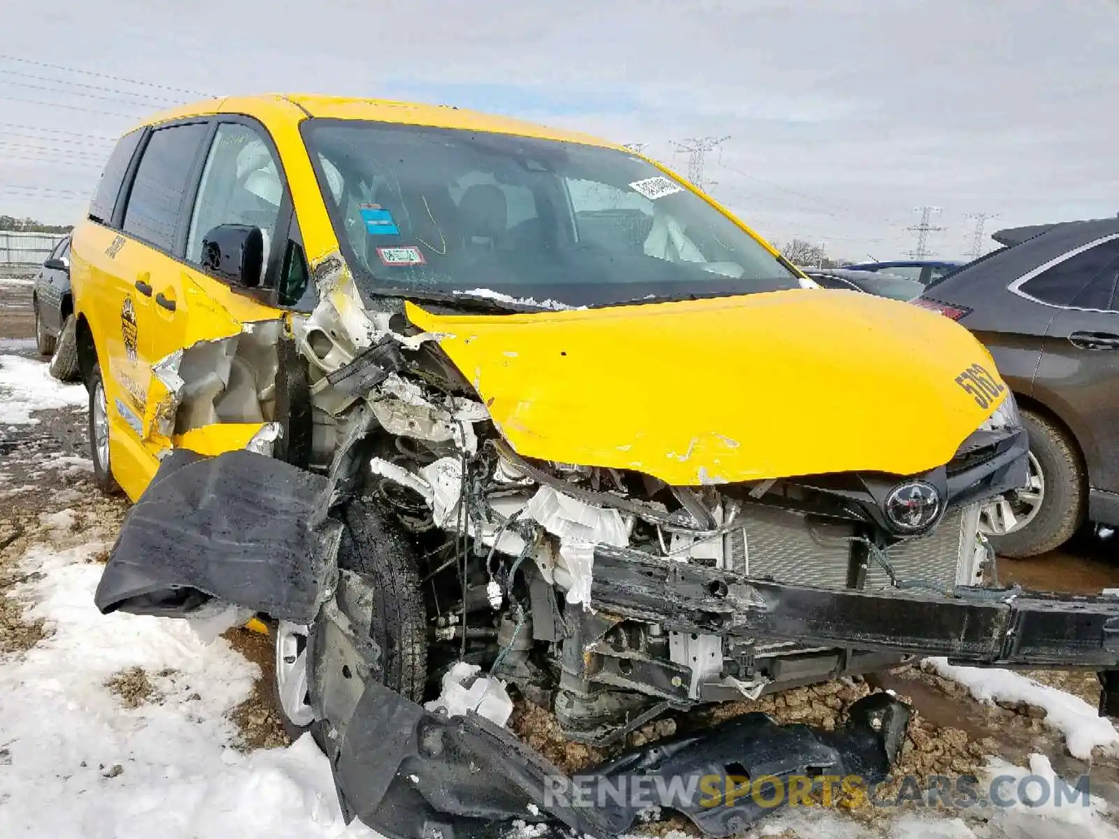 1 Photograph of a damaged car 5TDZZ3DC0KS020042 TOYOTA SIENNA 2019