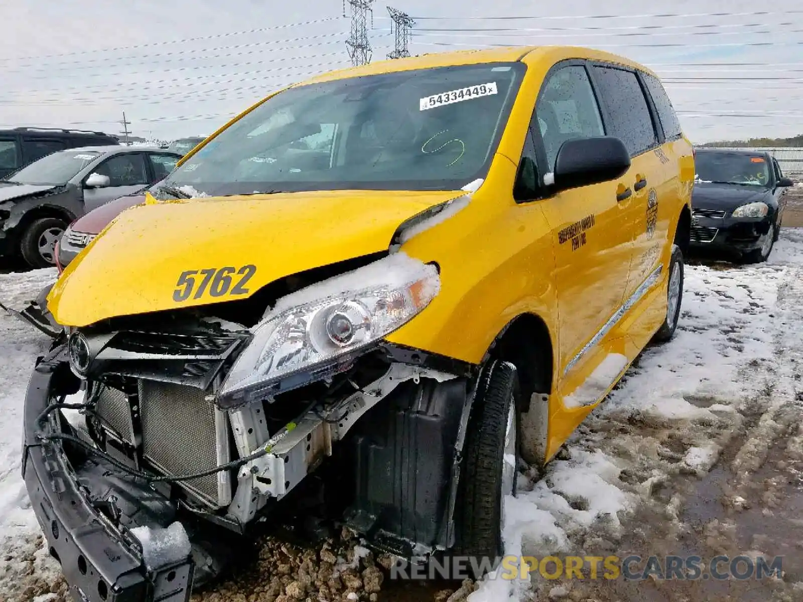 2 Photograph of a damaged car 5TDZZ3DC0KS020042 TOYOTA SIENNA 2019