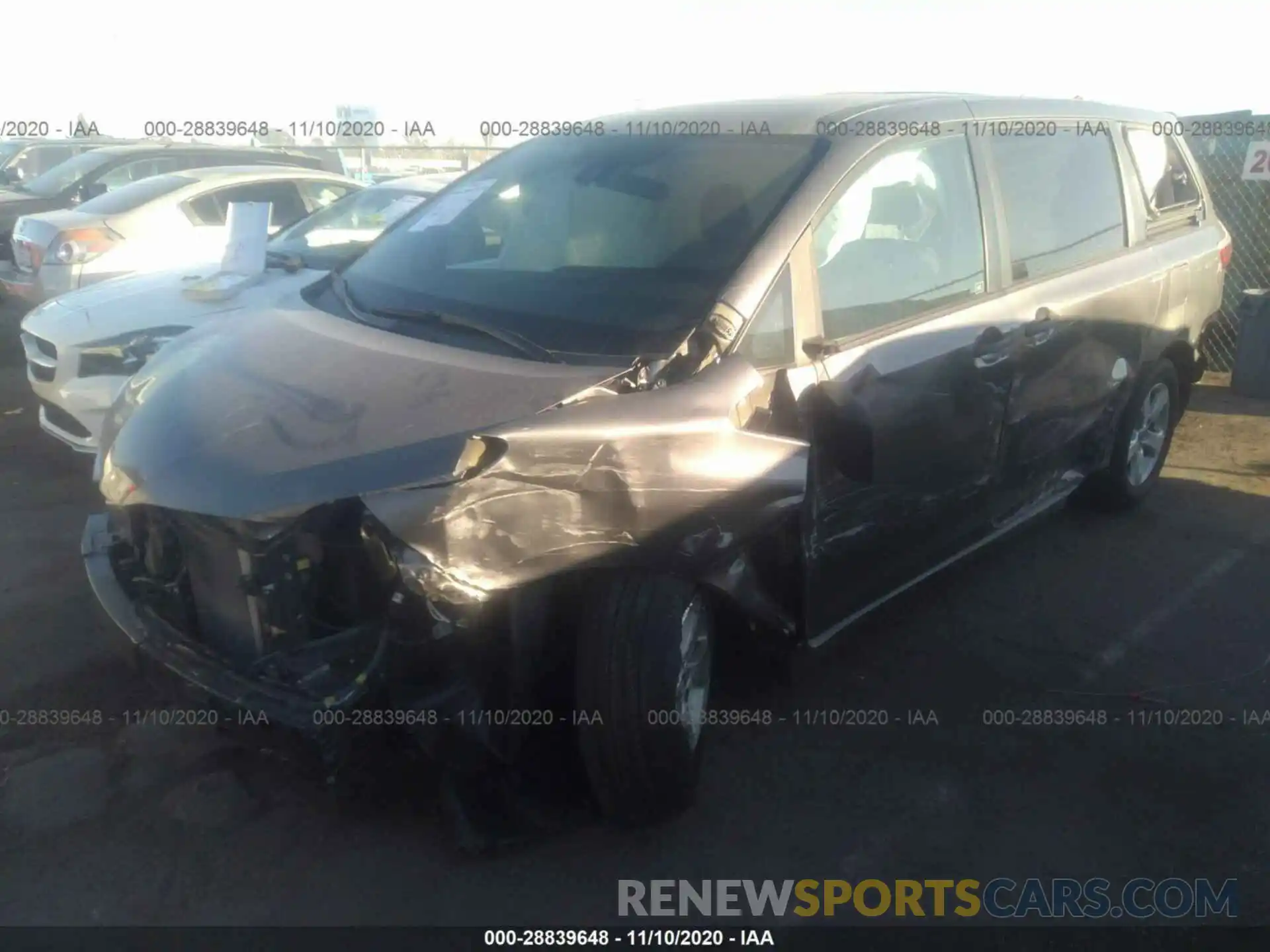 1 Photograph of a damaged car 5TDZZ3DC0KS967257 TOYOTA SIENNA 2019