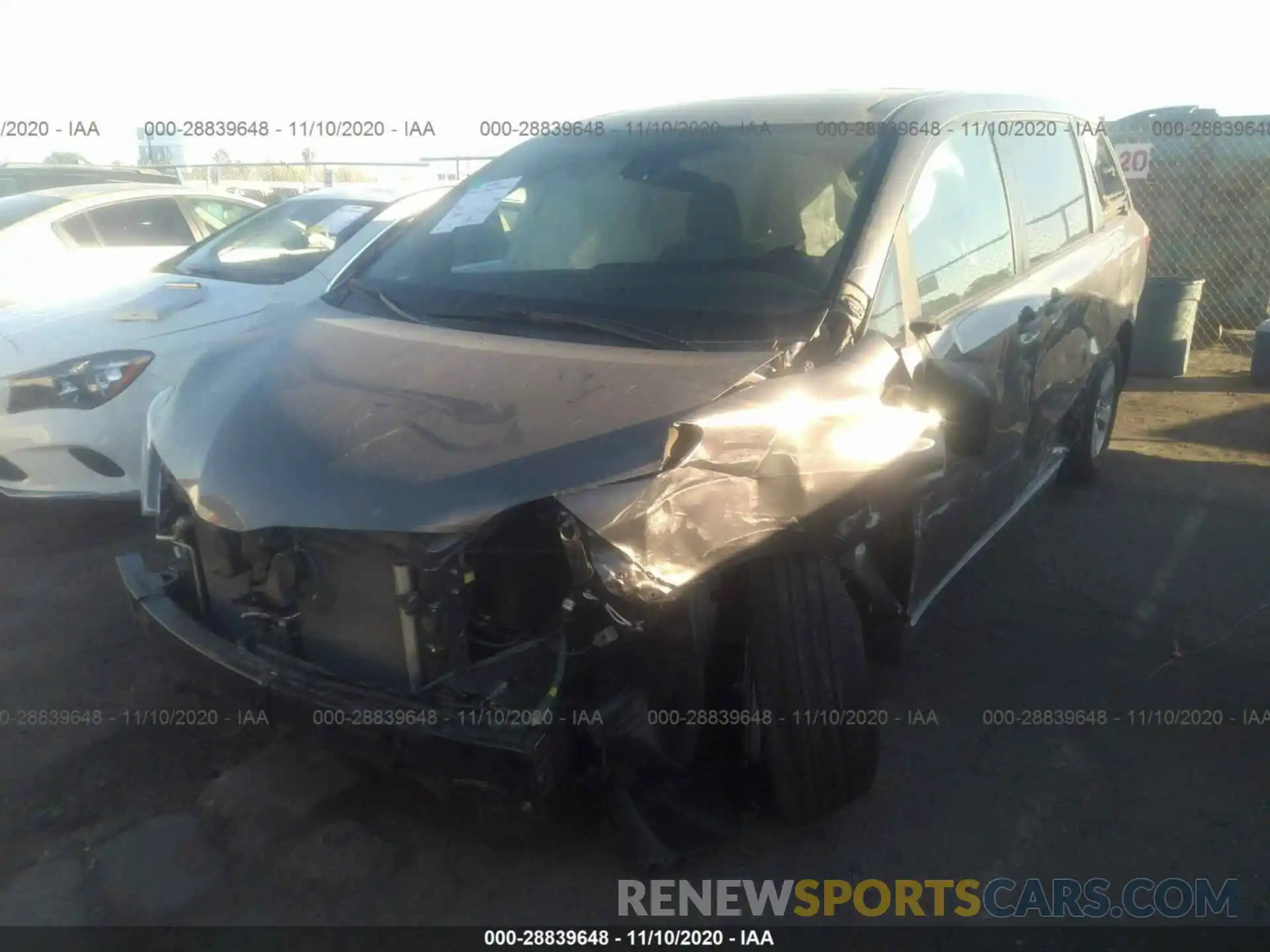 4 Фотография поврежденного автомобиля 5TDZZ3DC0KS967257 TOYOTA SIENNA 2019