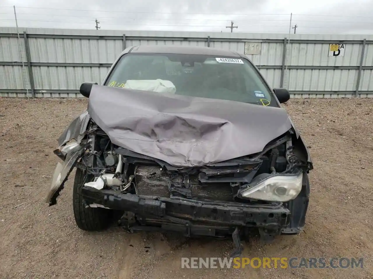 7 Photograph of a damaged car 5TDZZ3DC0KS991154 TOYOTA SIENNA 2019