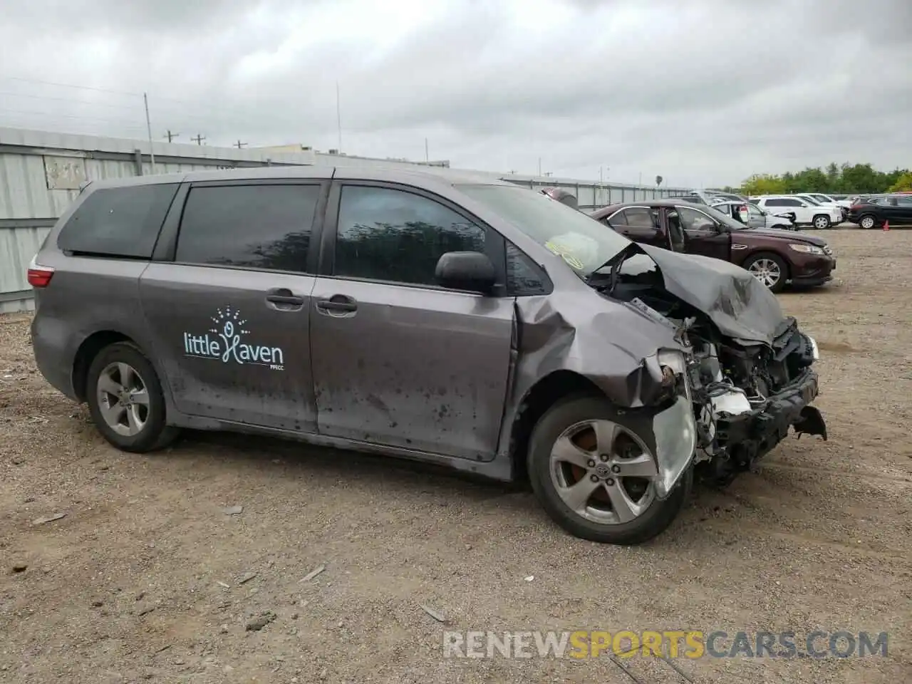 9 Photograph of a damaged car 5TDZZ3DC0KS991154 TOYOTA SIENNA 2019