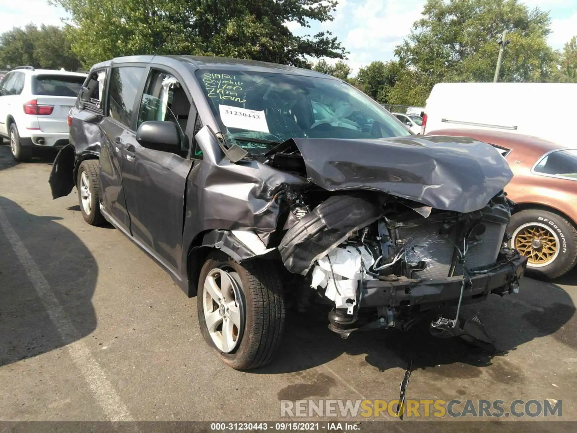 1 Photograph of a damaged car 5TDZZ3DC1KS006490 TOYOTA SIENNA 2019