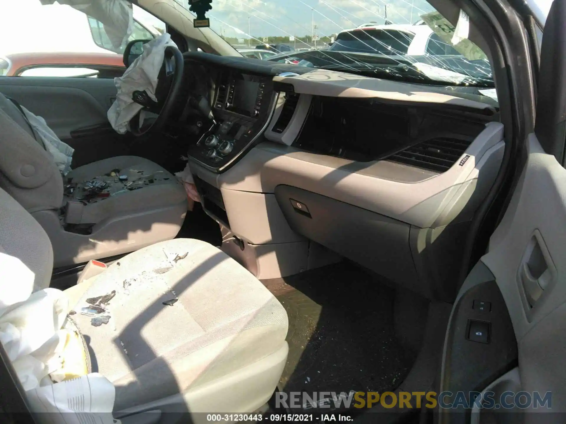 5 Photograph of a damaged car 5TDZZ3DC1KS006490 TOYOTA SIENNA 2019