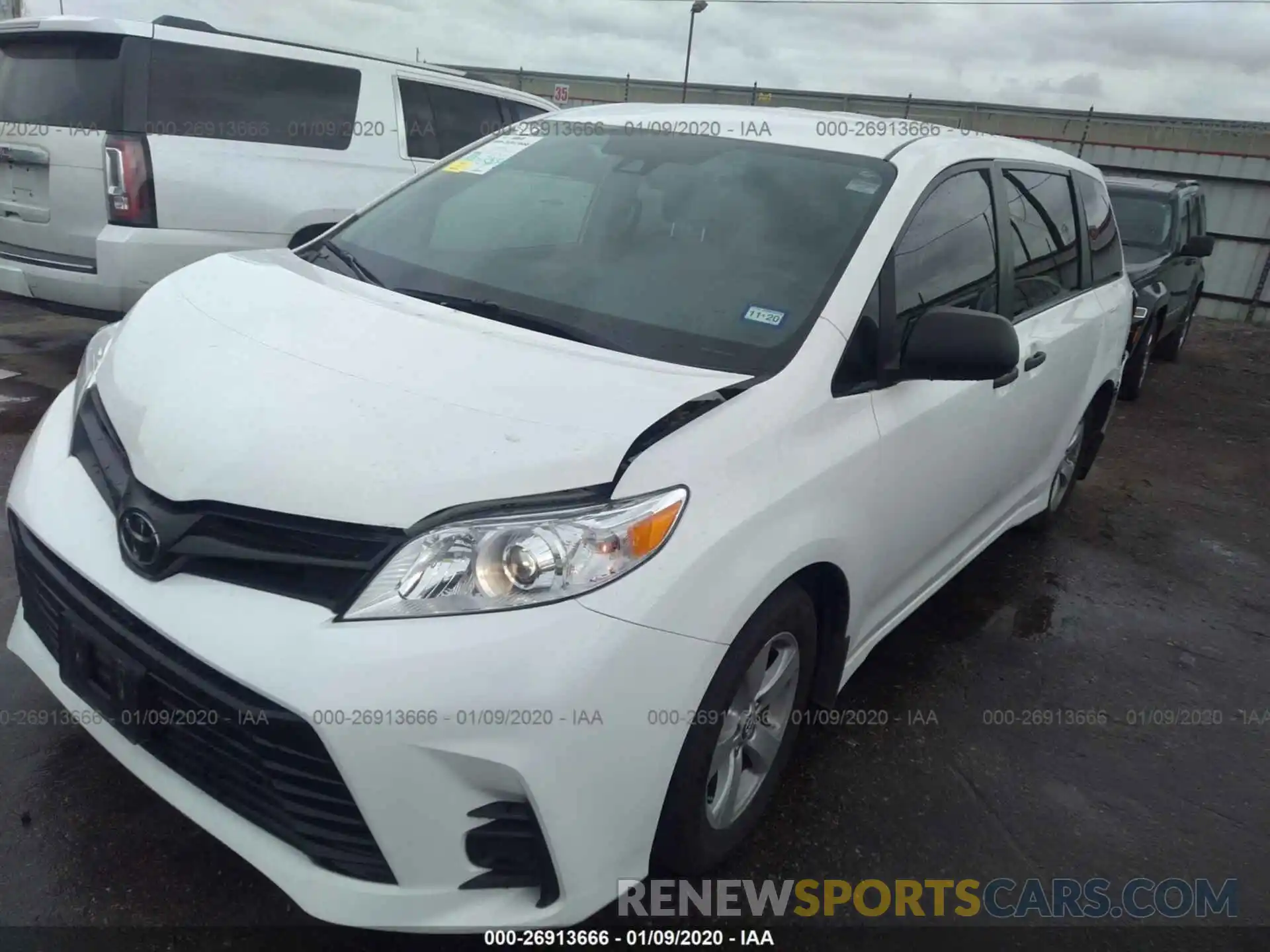 2 Фотография поврежденного автомобиля 5TDZZ3DC1KS984178 TOYOTA SIENNA 2019