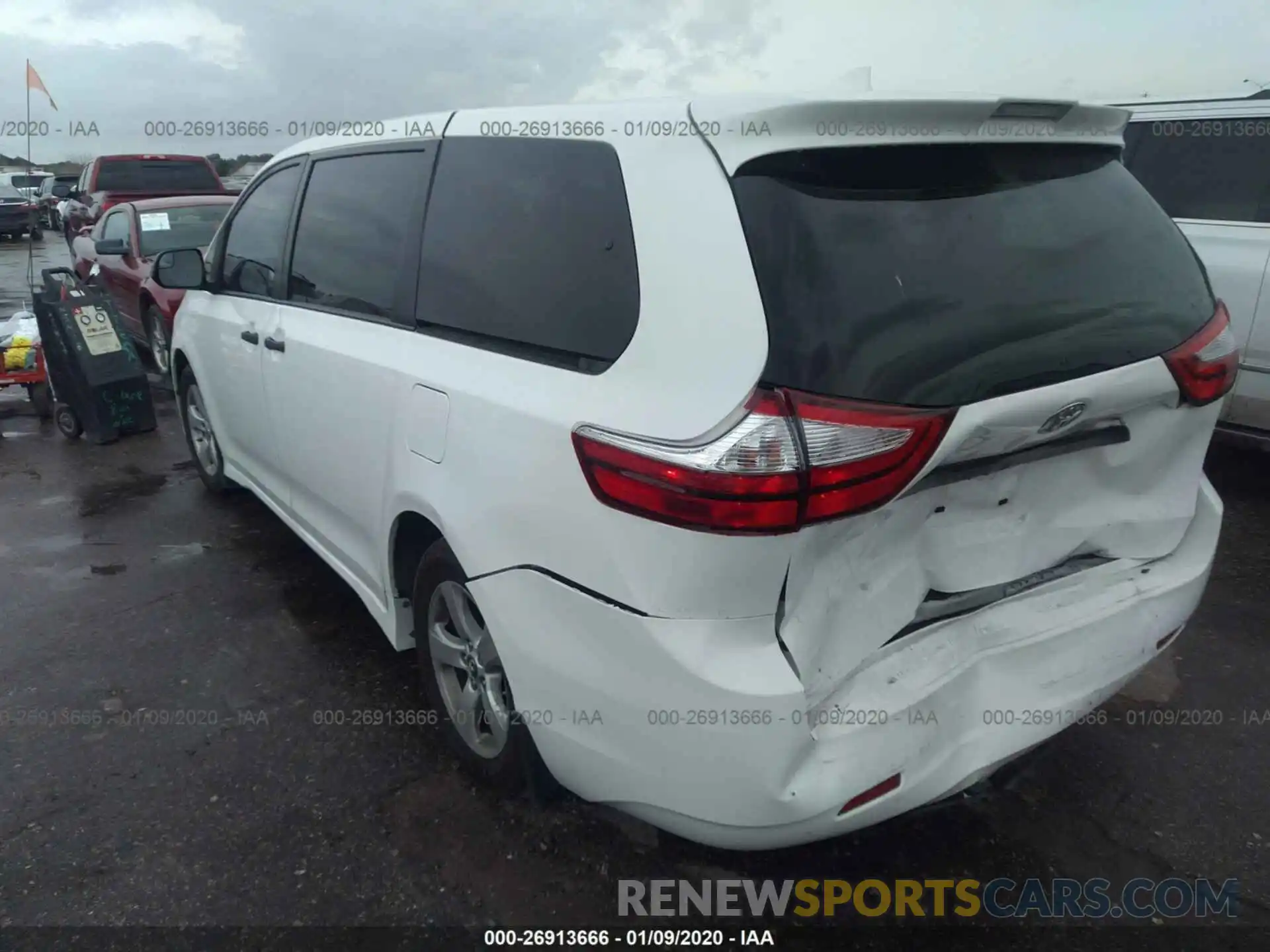 3 Фотография поврежденного автомобиля 5TDZZ3DC1KS984178 TOYOTA SIENNA 2019