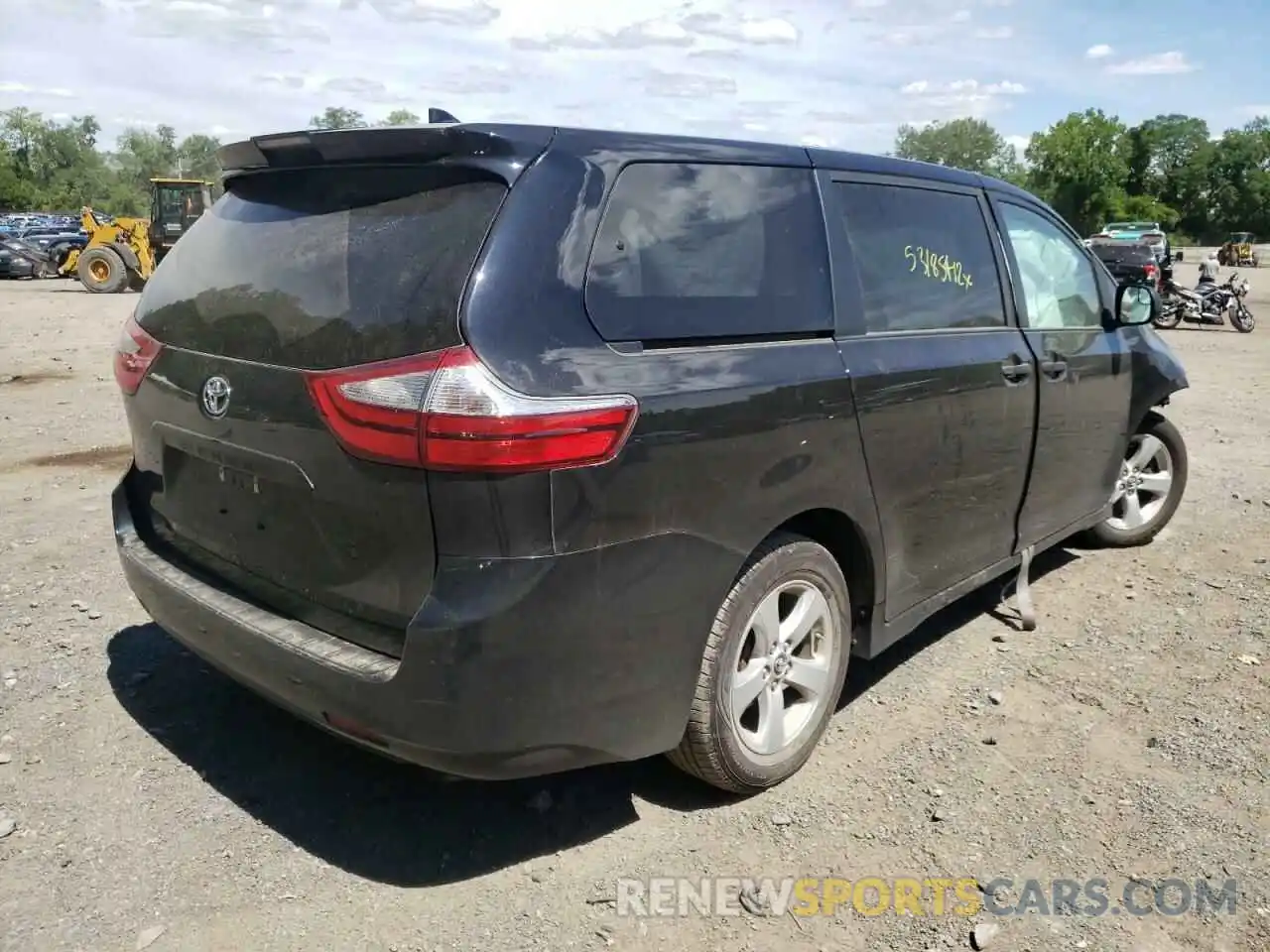 4 Фотография поврежденного автомобиля 5TDZZ3DC1KS993821 TOYOTA SIENNA 2019