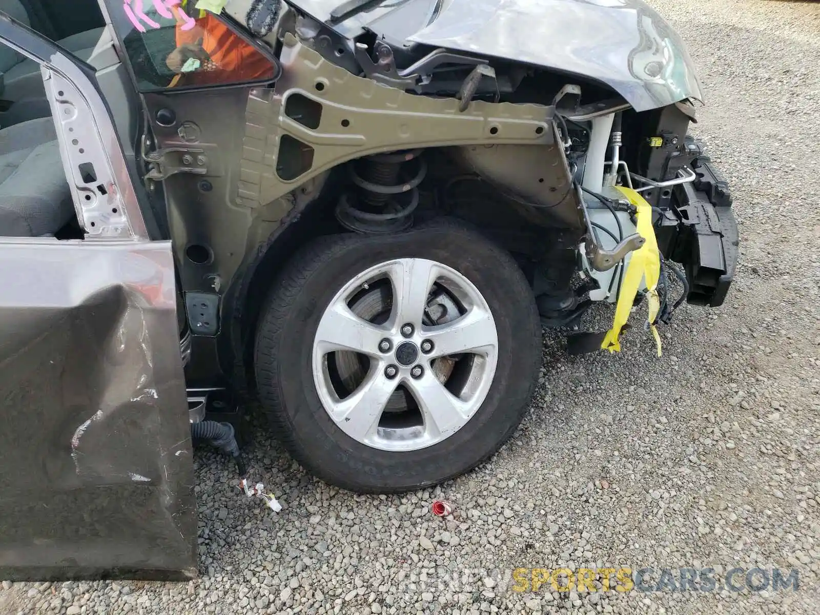 9 Photograph of a damaged car 5TDZZ3DC2KS005901 TOYOTA SIENNA 2019