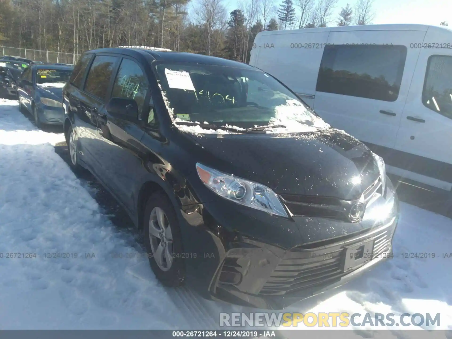 1 Photograph of a damaged car 5TDZZ3DC2KS010385 TOYOTA SIENNA 2019