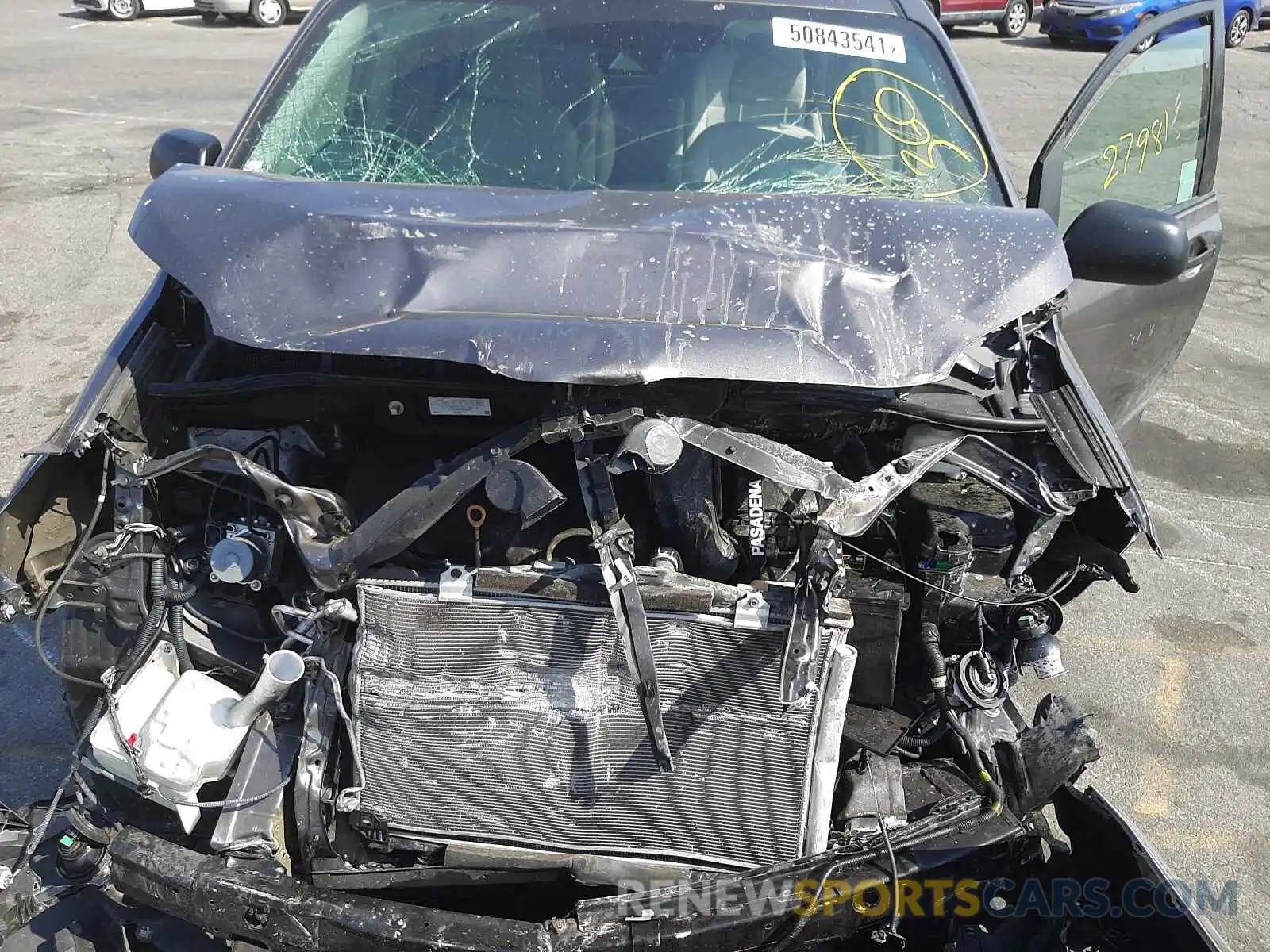 7 Photograph of a damaged car 5TDZZ3DC2KS982892 TOYOTA SIENNA 2019