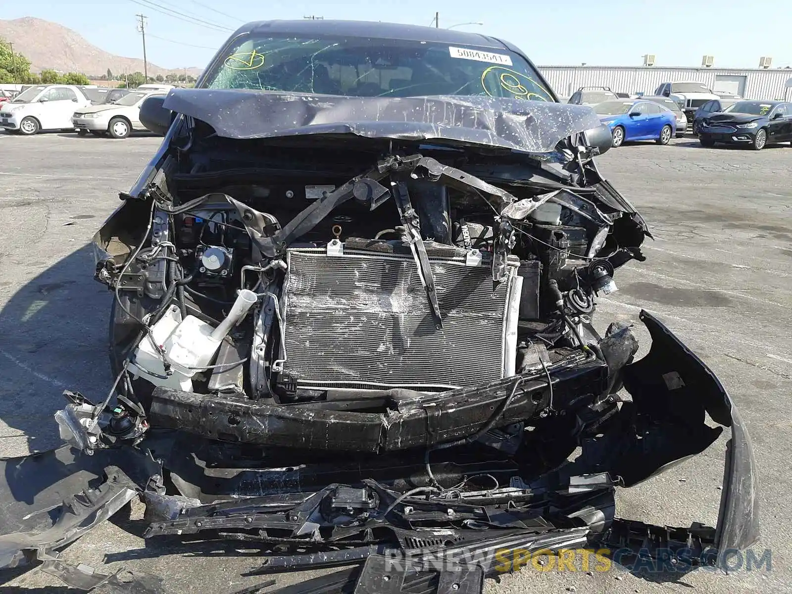 9 Photograph of a damaged car 5TDZZ3DC2KS982892 TOYOTA SIENNA 2019