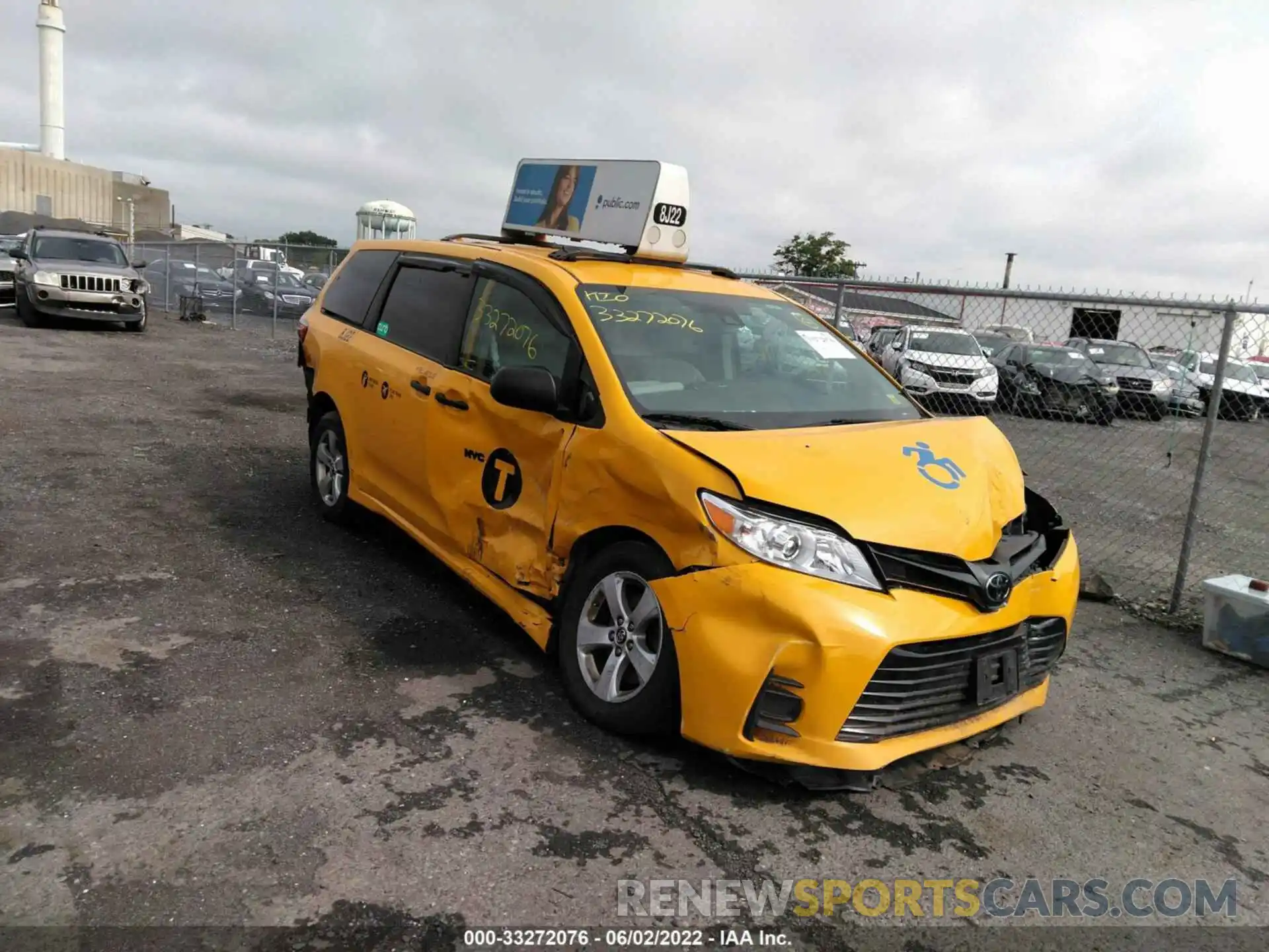 1 Photograph of a damaged car 5TDZZ3DC3KS018172 TOYOTA SIENNA 2019