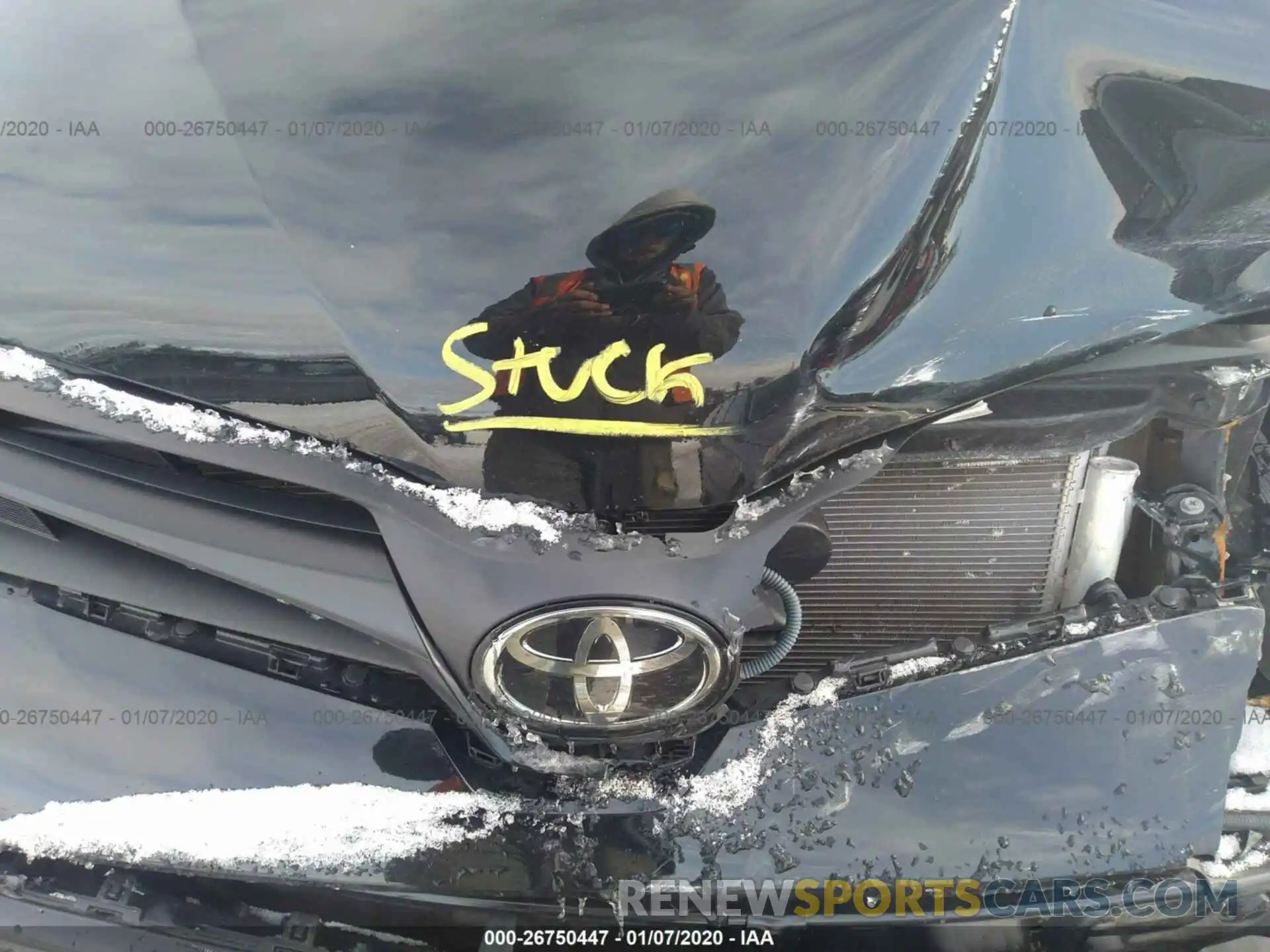 10 Photograph of a damaged car 5TDZZ3DC3KS972520 TOYOTA SIENNA 2019