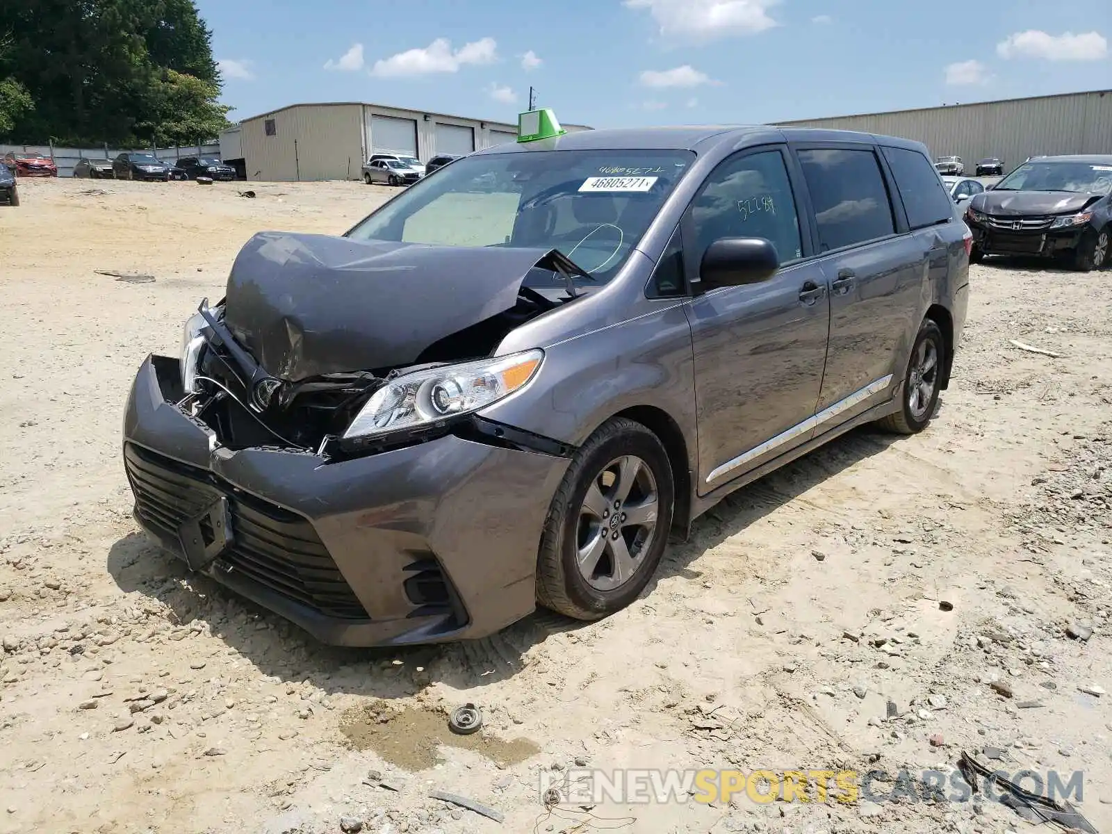 2 Photograph of a damaged car 5TDZZ3DC3KS974185 TOYOTA SIENNA 2019