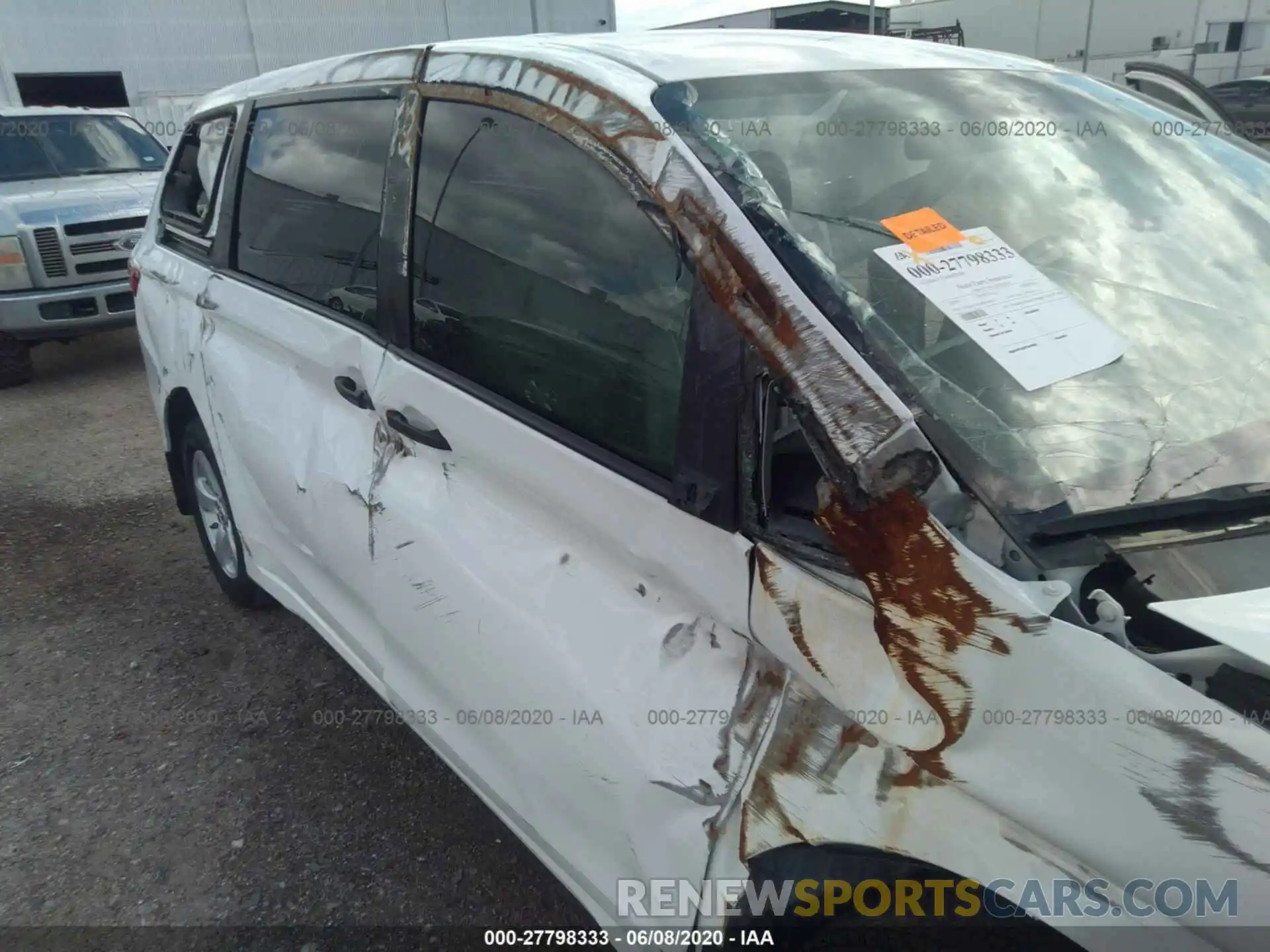 6 Фотография поврежденного автомобиля 5TDZZ3DC4KS003373 TOYOTA SIENNA 2019