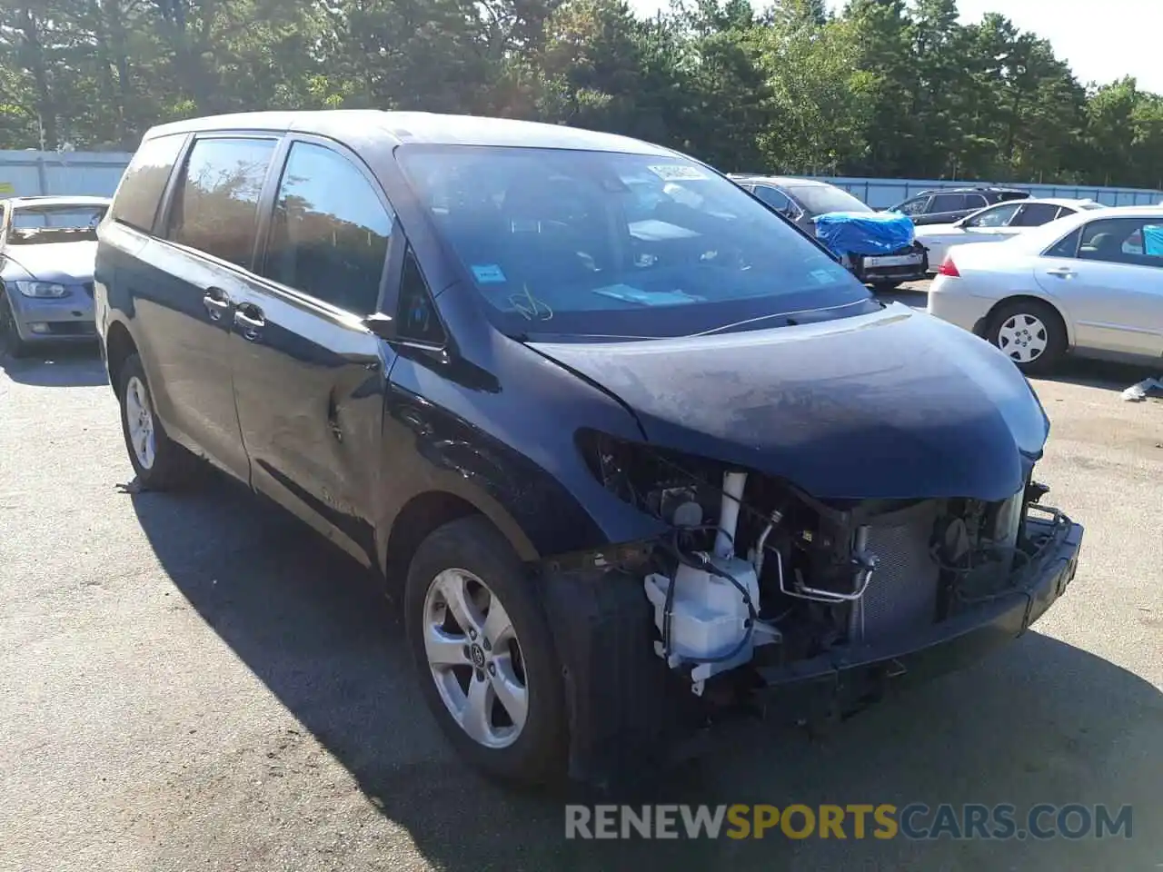 1 Photograph of a damaged car 5TDZZ3DC4KS011344 TOYOTA SIENNA 2019