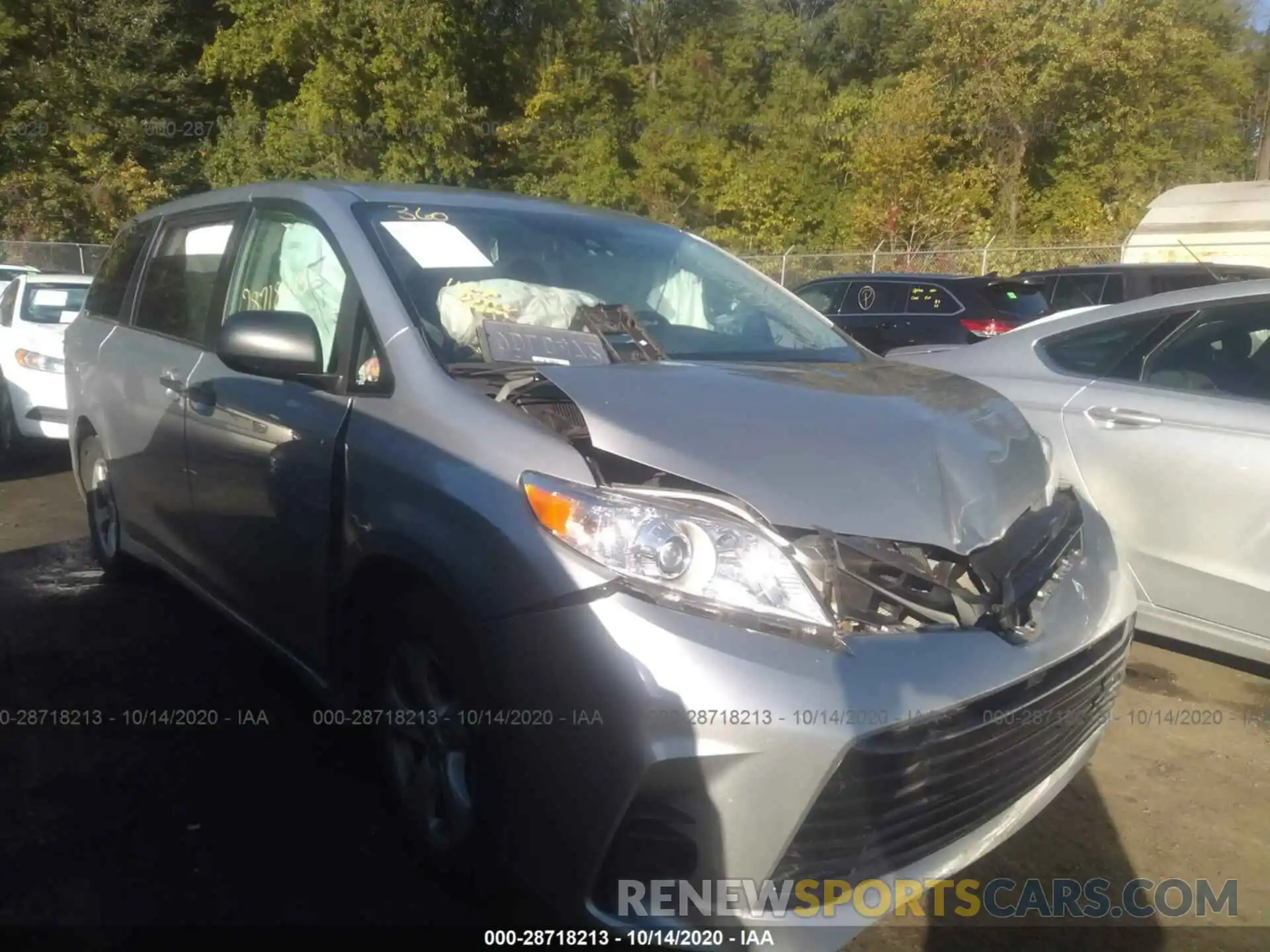 1 Photograph of a damaged car 5TDZZ3DC4KS970288 TOYOTA SIENNA 2019