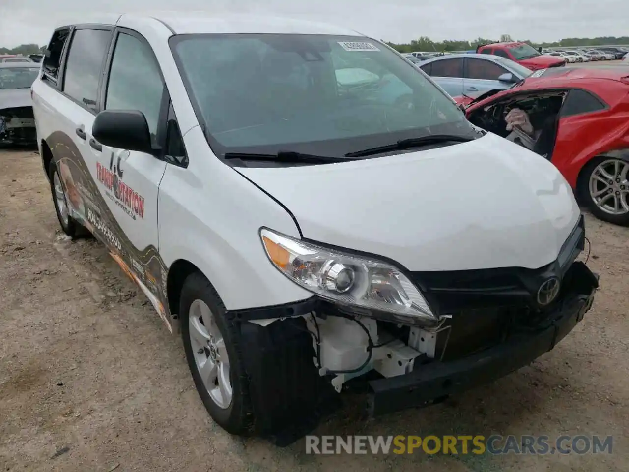 1 Photograph of a damaged car 5TDZZ3DC4KS974518 TOYOTA SIENNA 2019