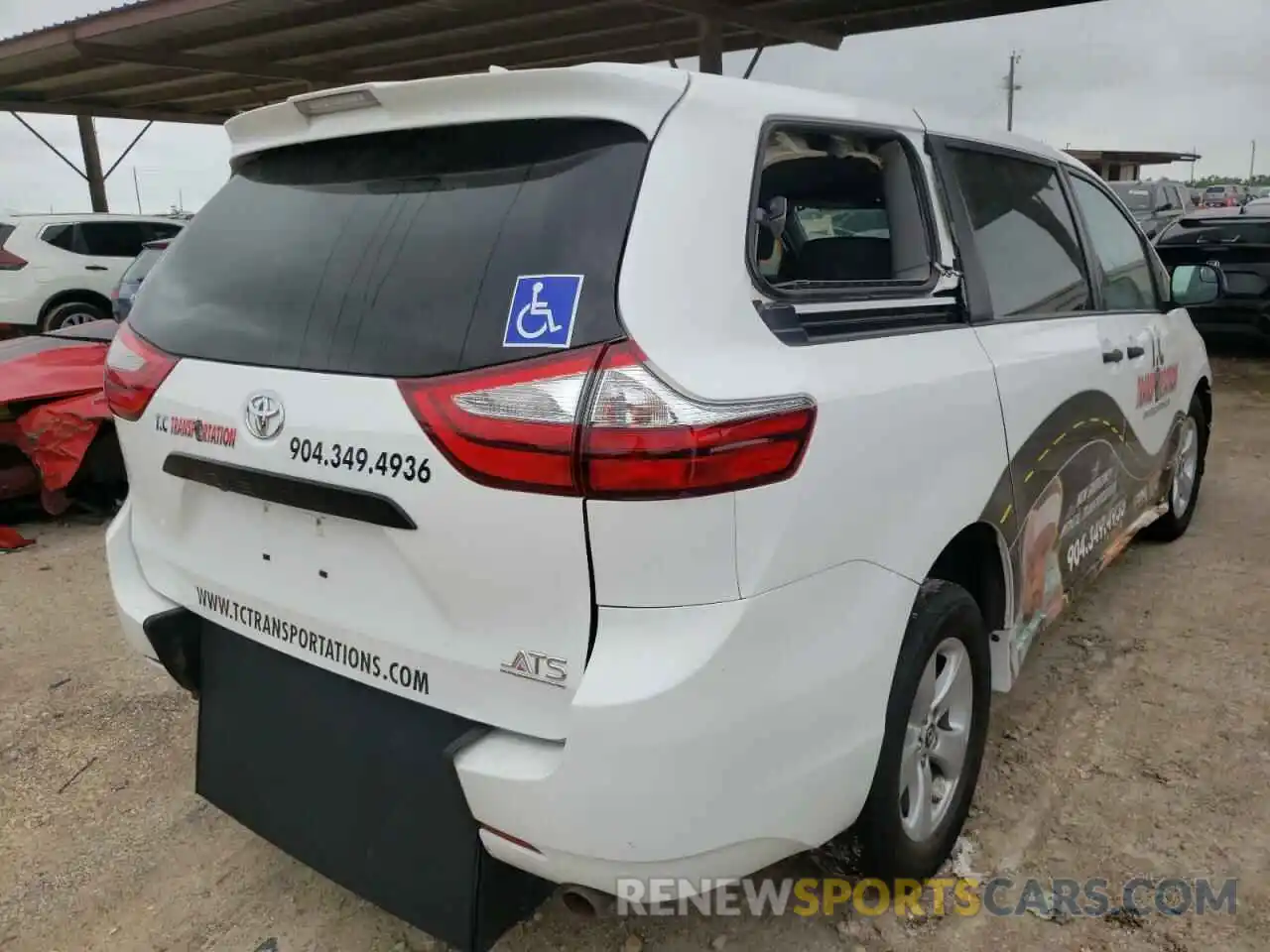 4 Photograph of a damaged car 5TDZZ3DC4KS974518 TOYOTA SIENNA 2019