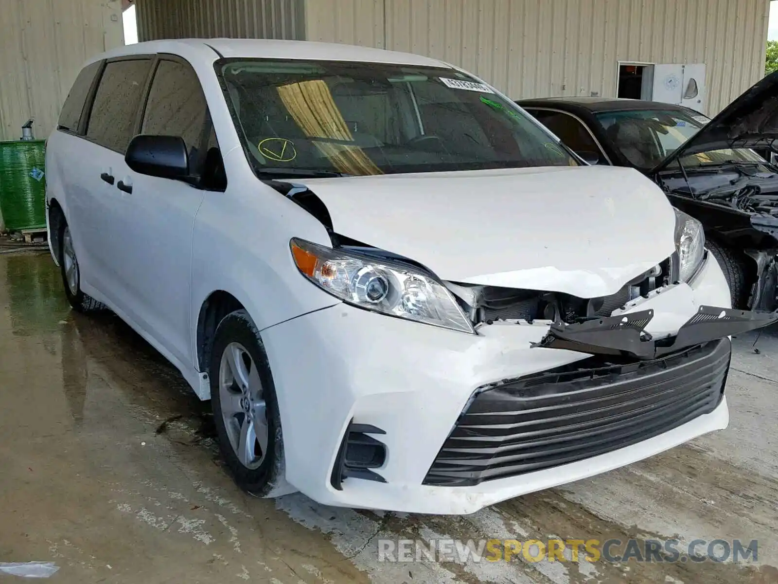 1 Photograph of a damaged car 5TDZZ3DC5KS967738 TOYOTA SIENNA 2019