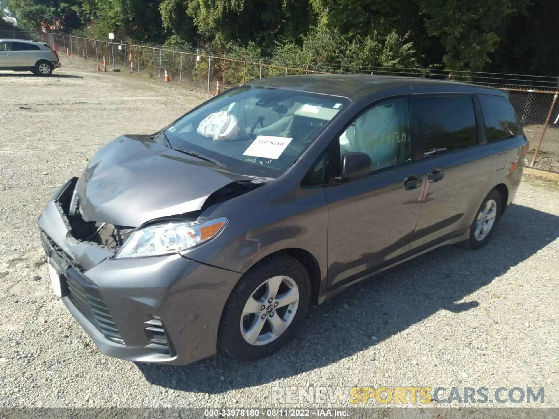 2 Photograph of a damaged car 5TDZZ3DC5KS974351 TOYOTA SIENNA 2019