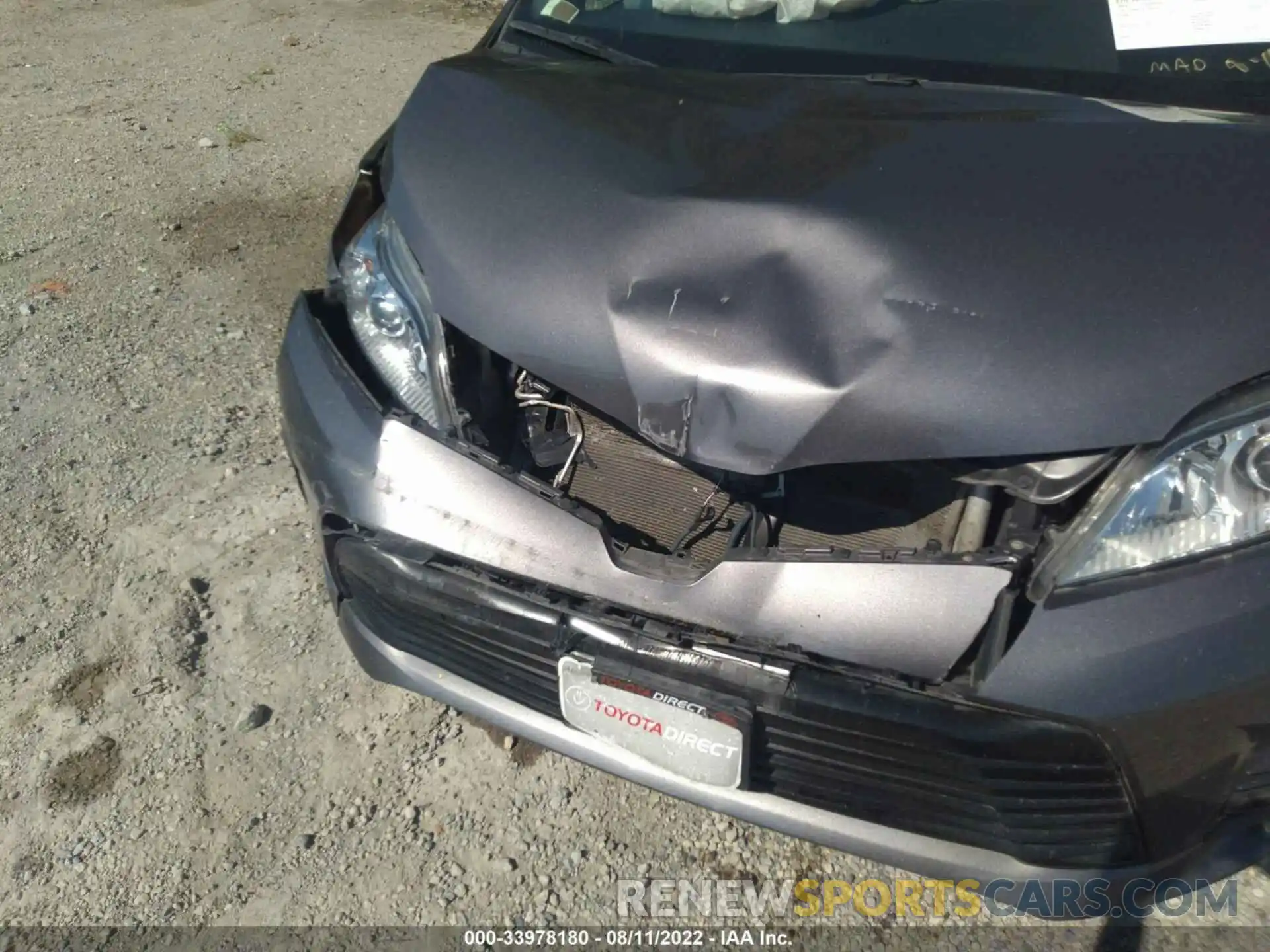 6 Photograph of a damaged car 5TDZZ3DC5KS974351 TOYOTA SIENNA 2019