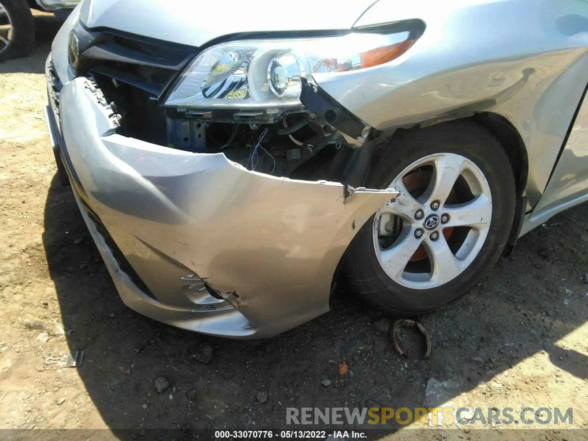 6 Photograph of a damaged car 5TDZZ3DC5KS992882 TOYOTA SIENNA 2019