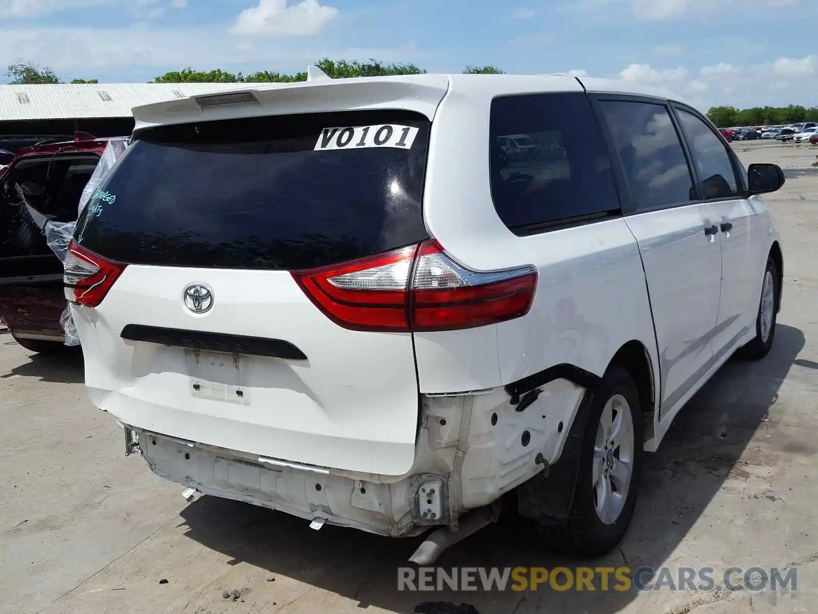 4 Фотография поврежденного автомобиля 5TDZZ3DC6KS001169 TOYOTA SIENNA 2019